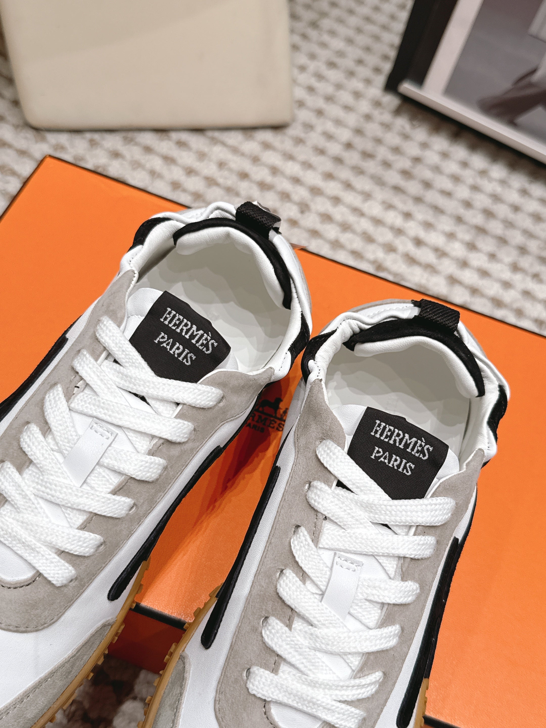 HM 26s Jet Sneakers White Sheepskin Grey Suede 845870