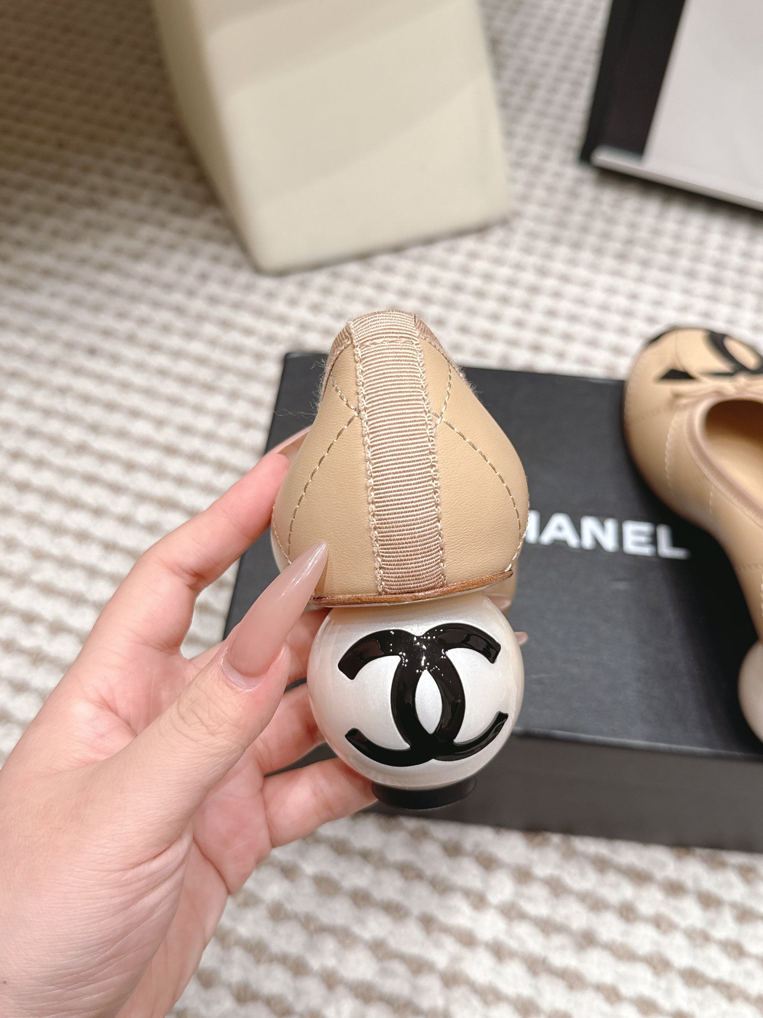 CC 26s Pearl High Heels 5.5cm Beige Black Calfskin