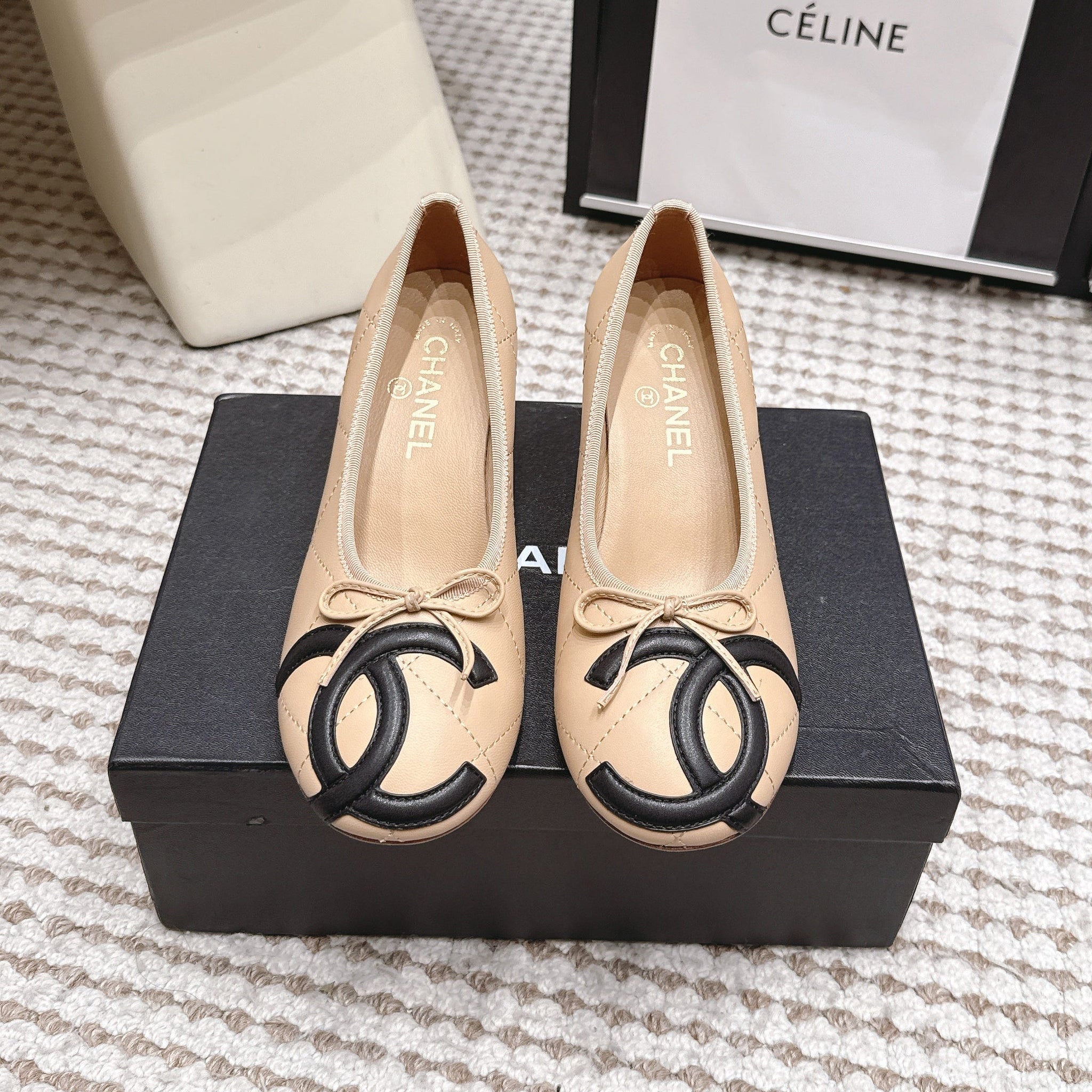 CC 26s Pearl High Heels 5.5cm Beige Black Calfskin