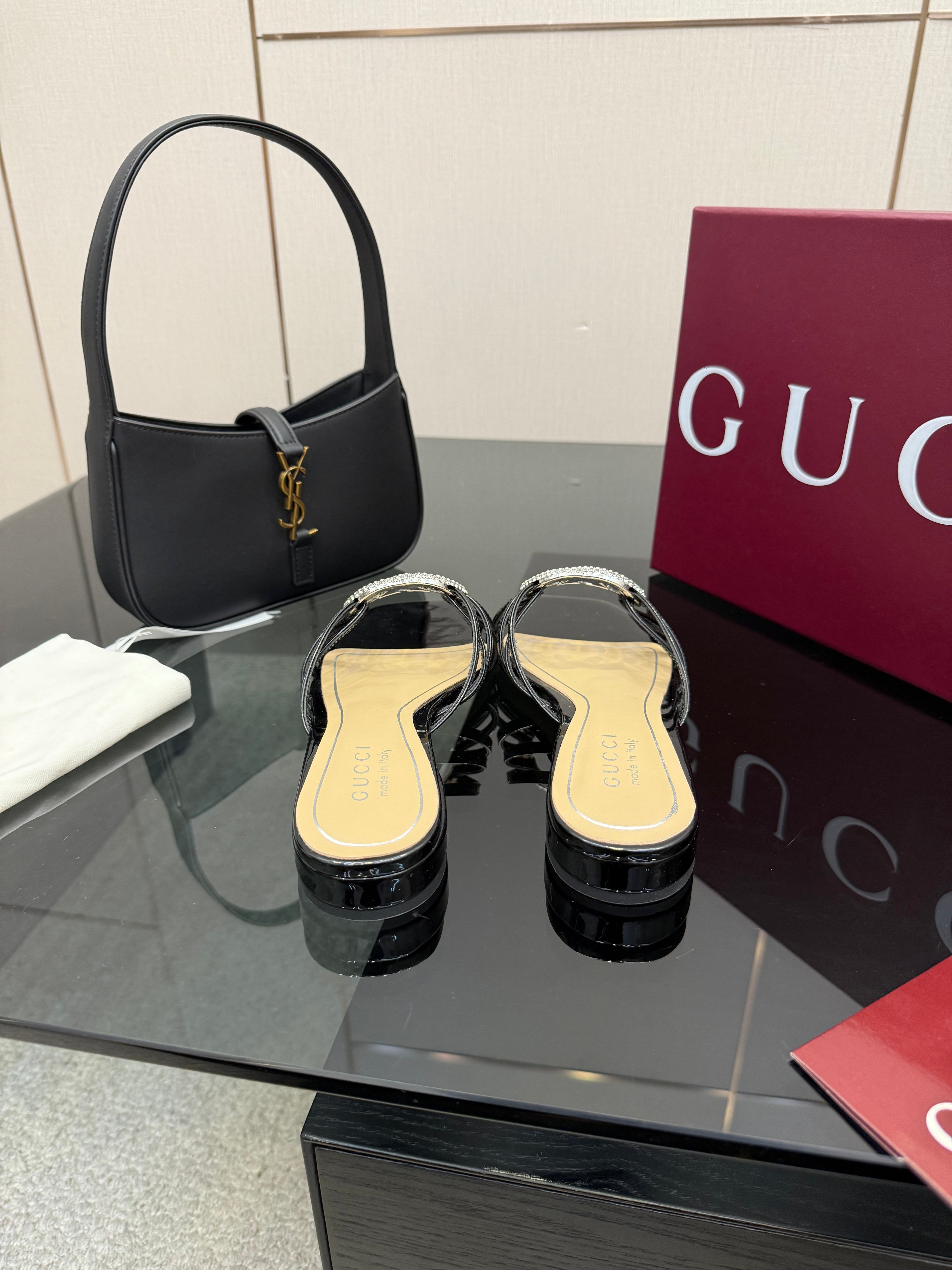 Women's Slide 25mm With Crystal Interlocking G Black Patent Leather