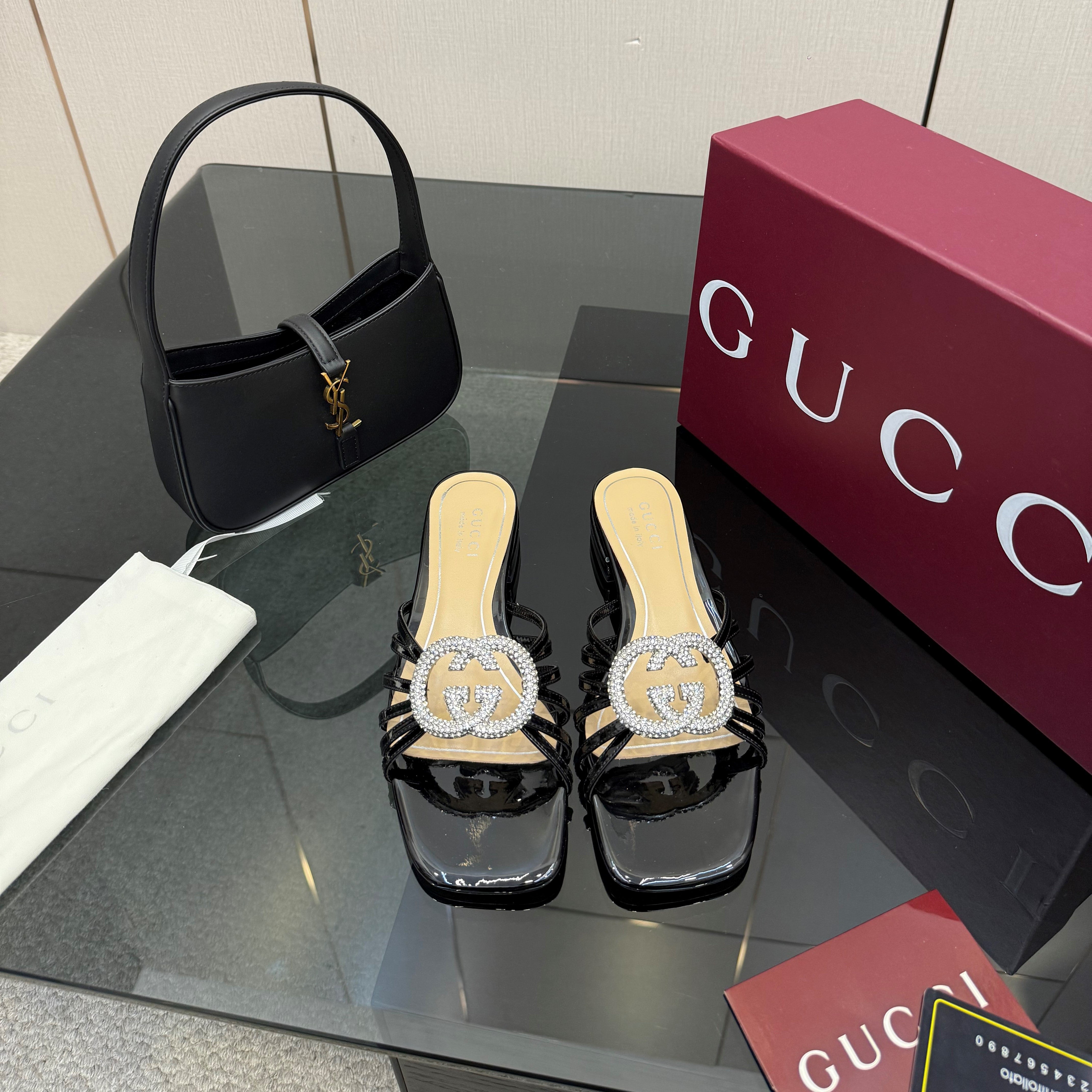 Women's Slide 25mm With Crystal Interlocking G Black Patent Leather