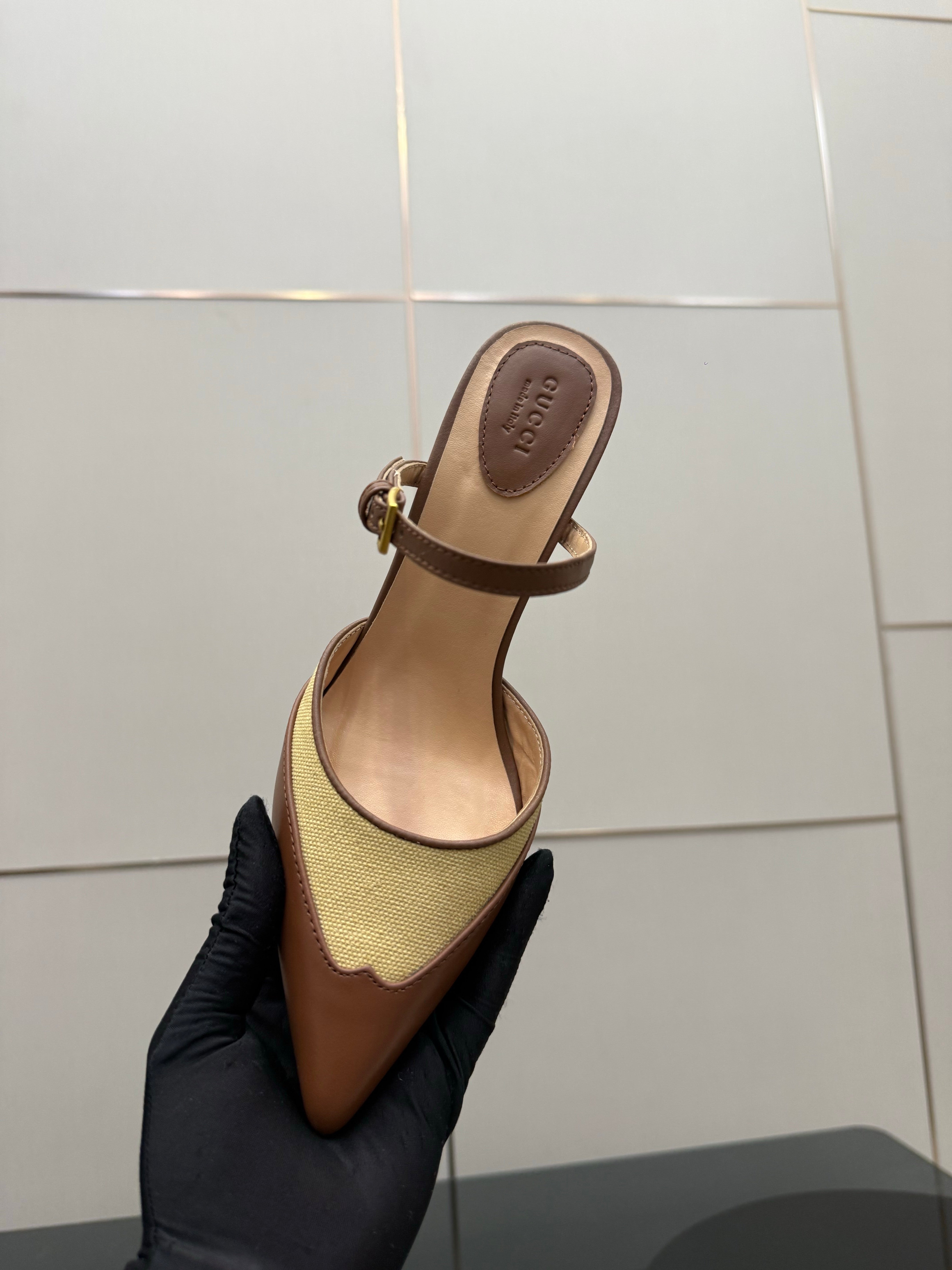 GG Pointed-Toe Mules 9.5cm Brown Cowhide 725303