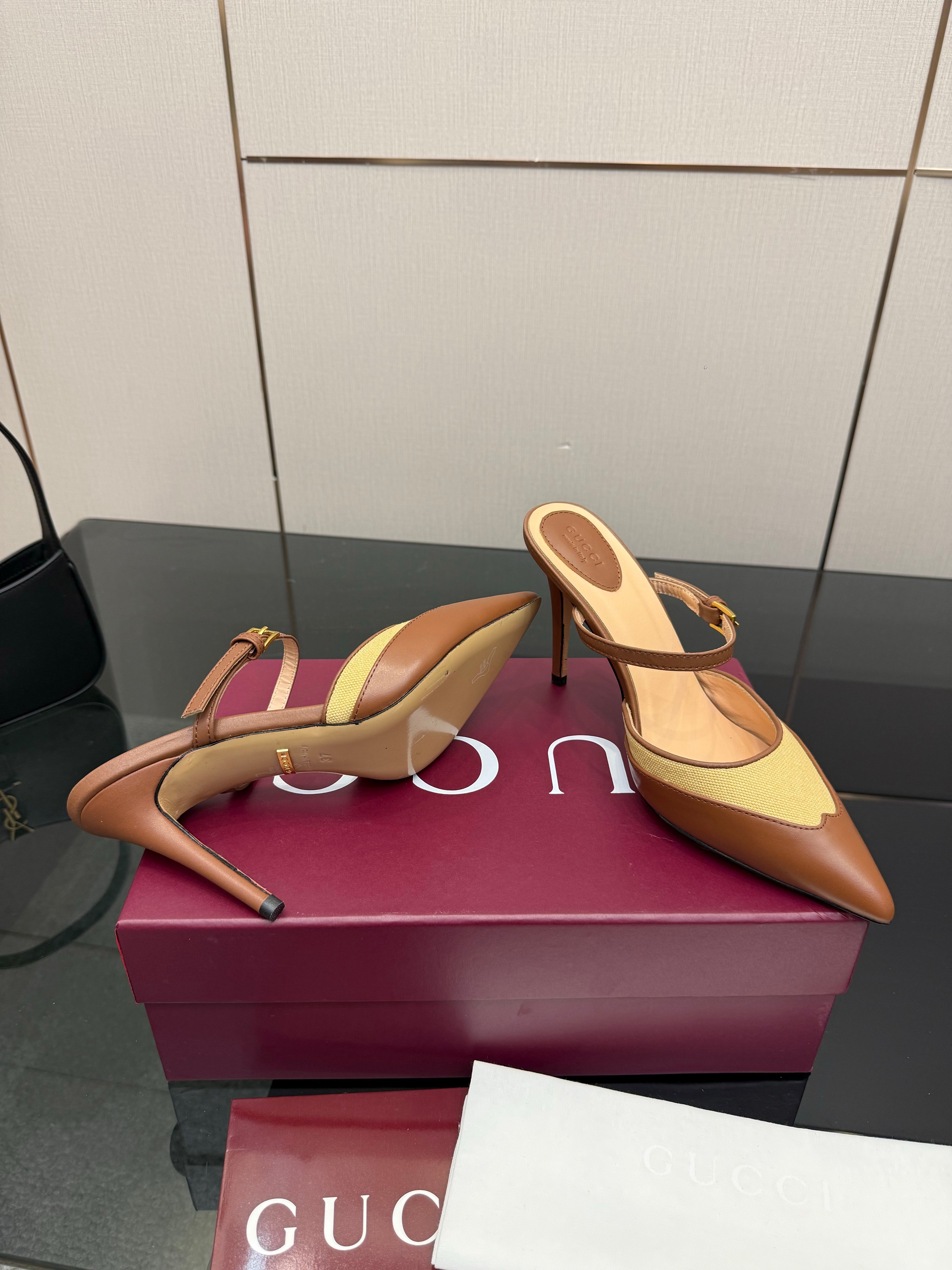 GG Pointed-Toe Mules 9.5cm Brown Cowhide 725303