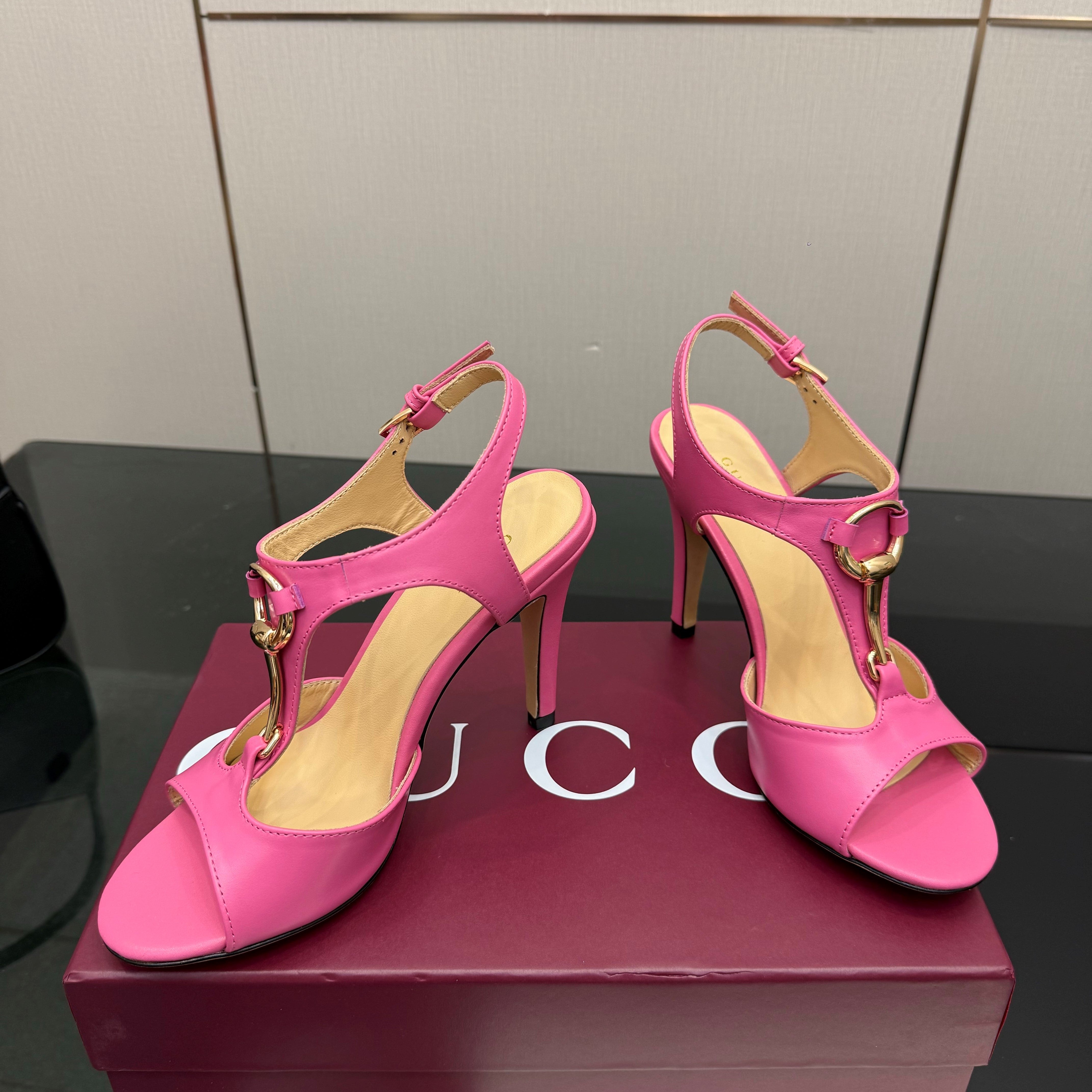 GG G-Buckle High-Heeled Sandals 10.5cm Pink Cowhide 725307