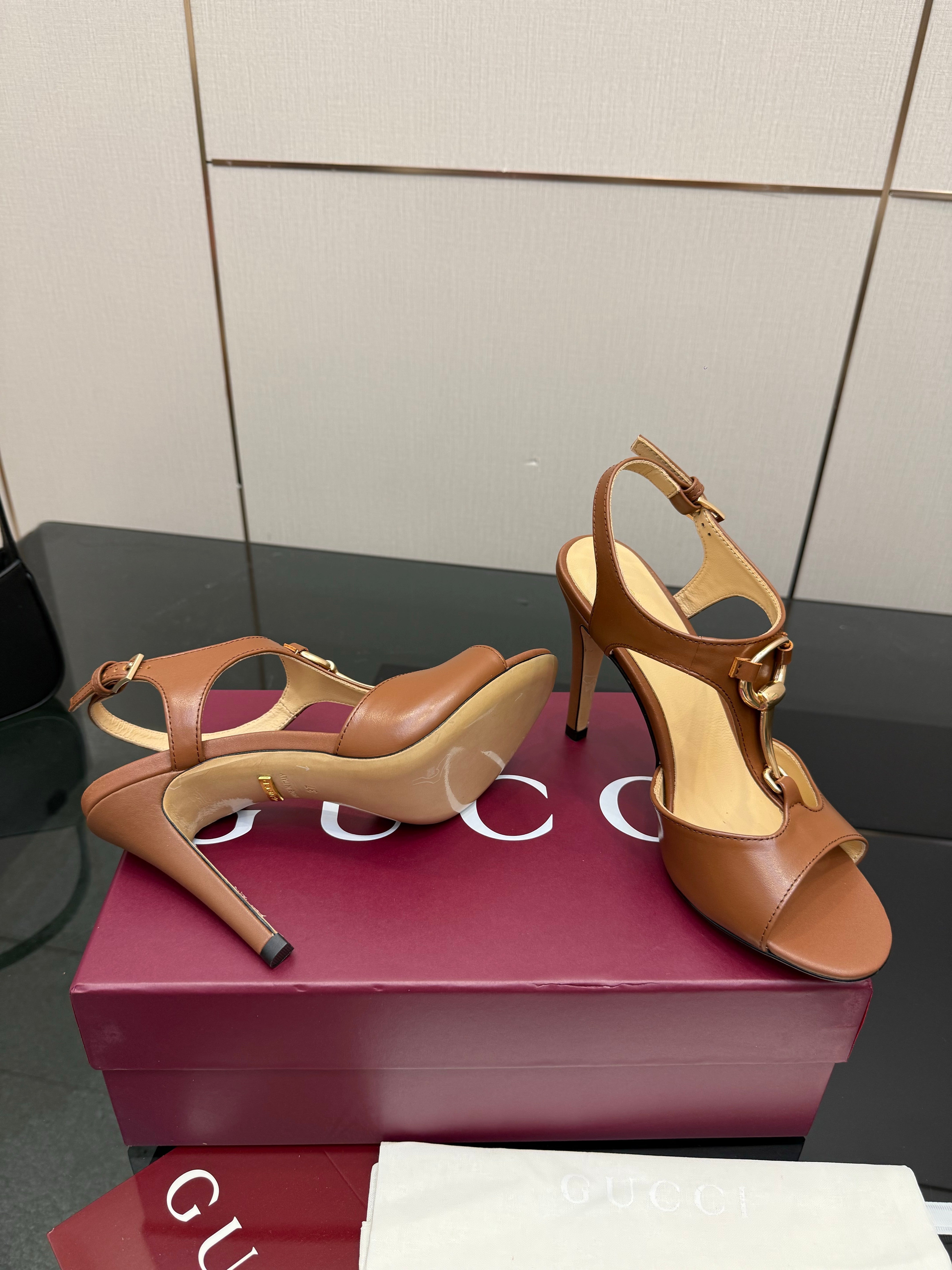 GG G-Buckle High-Heeled Sandals 10.5cm Brown Cowhide 725308