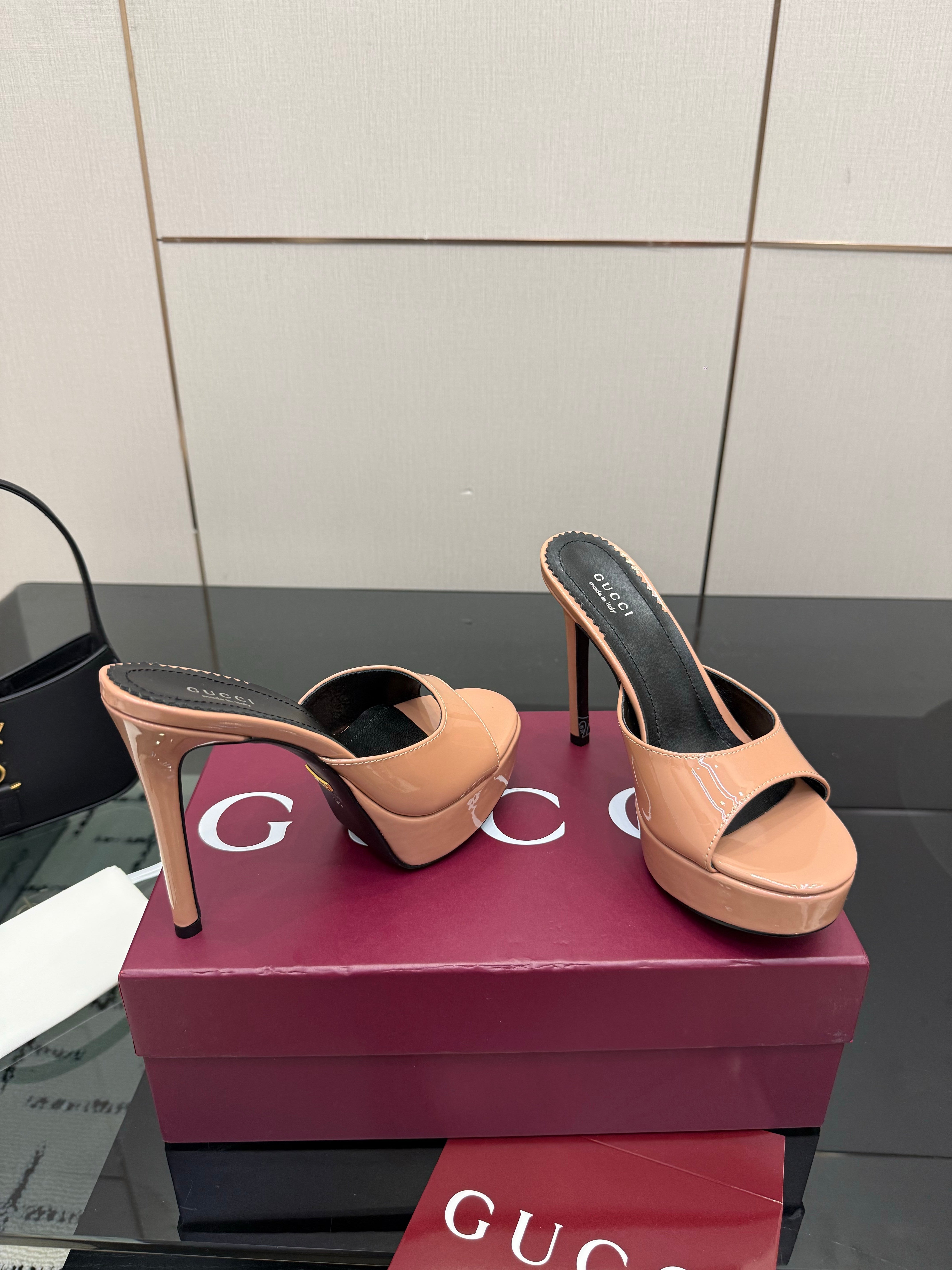 GG 26s Sandal 12cm Beige Patent Leather 828217