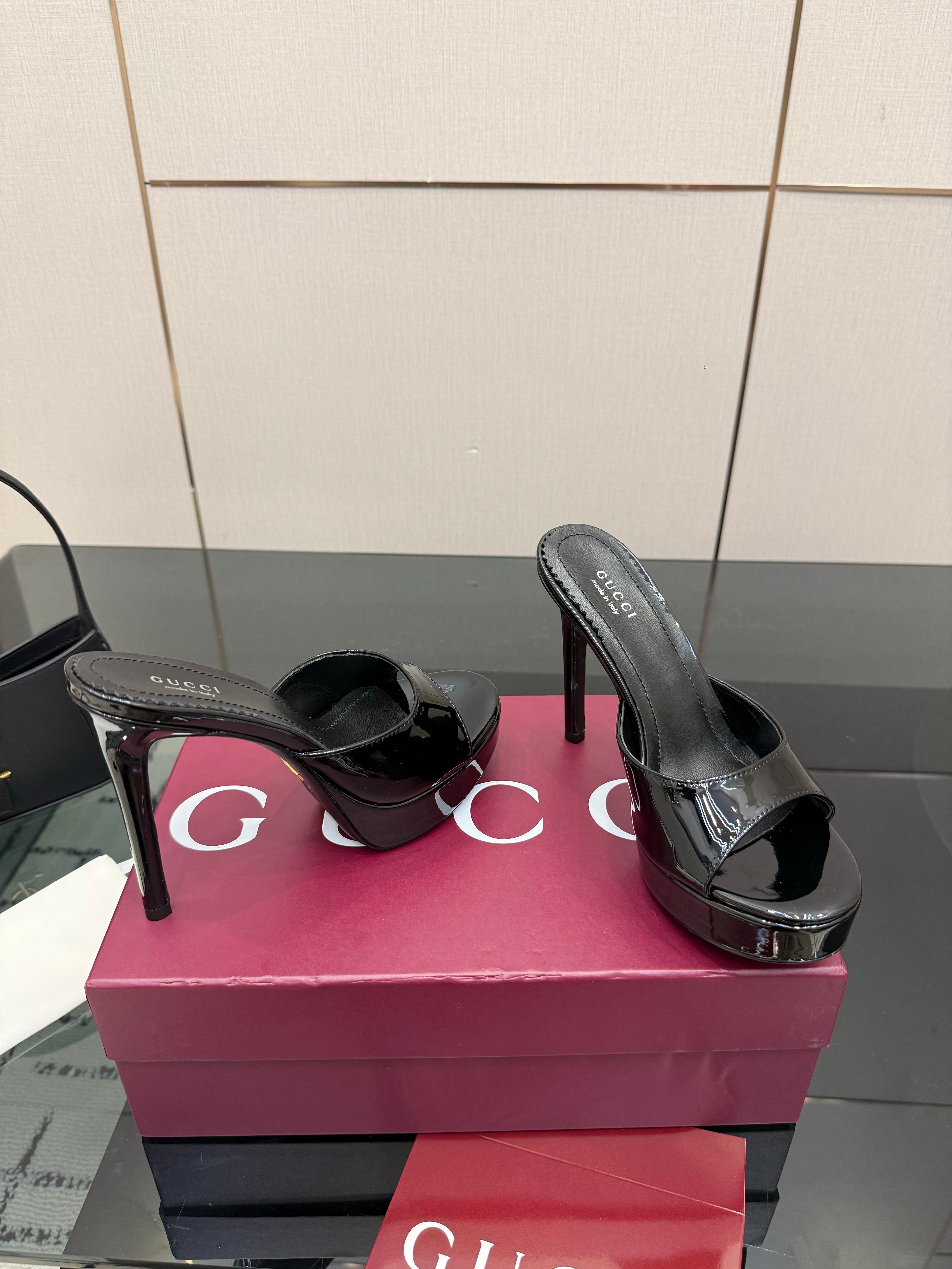 GG 26s Sandal 12cm Black Patent Leather 828219