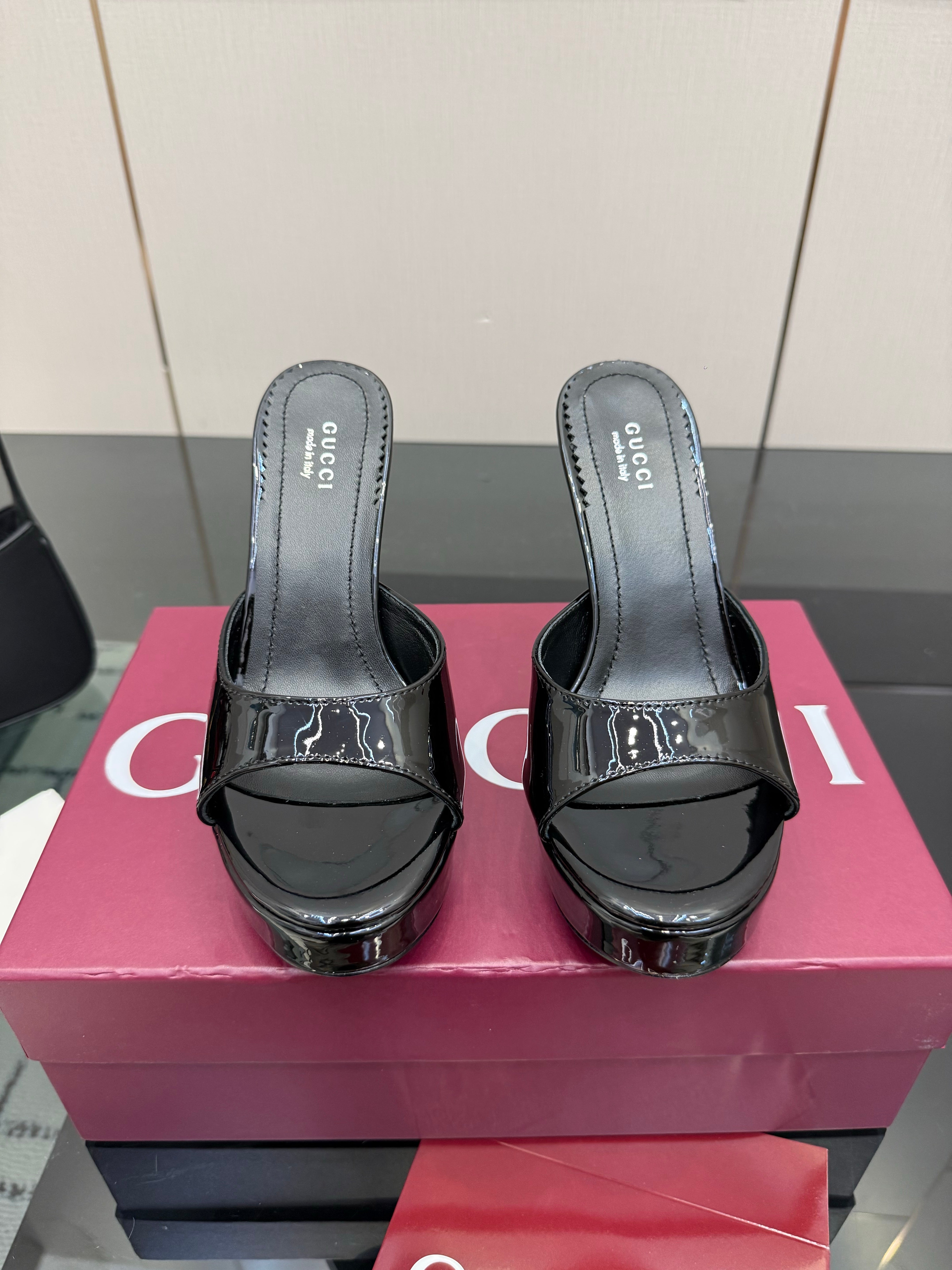 GG 26s Sandal 12cm Black Patent Leather 828219