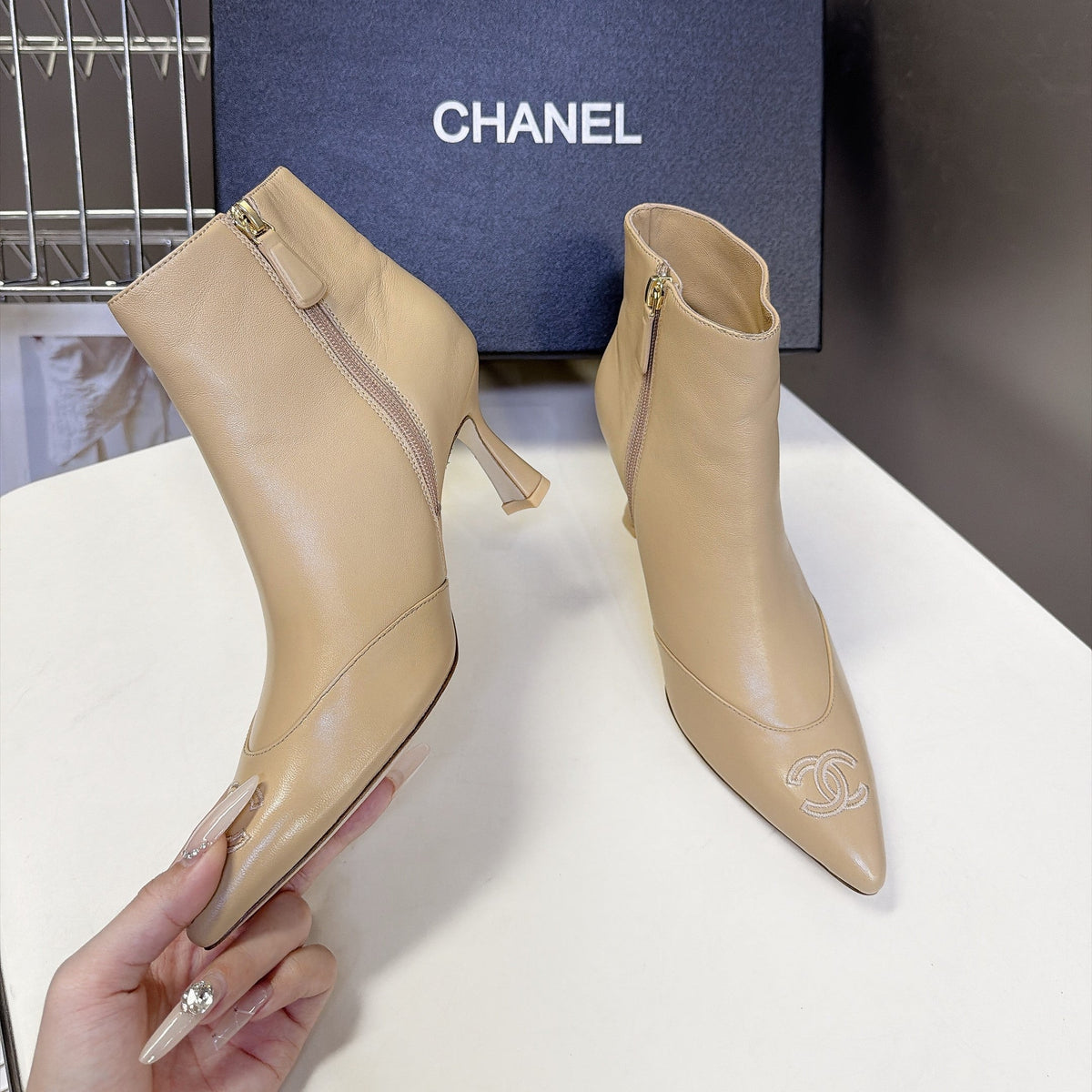 CC 26S Pointed Ankle Boots 5cm Beige Smooth Leather 113933