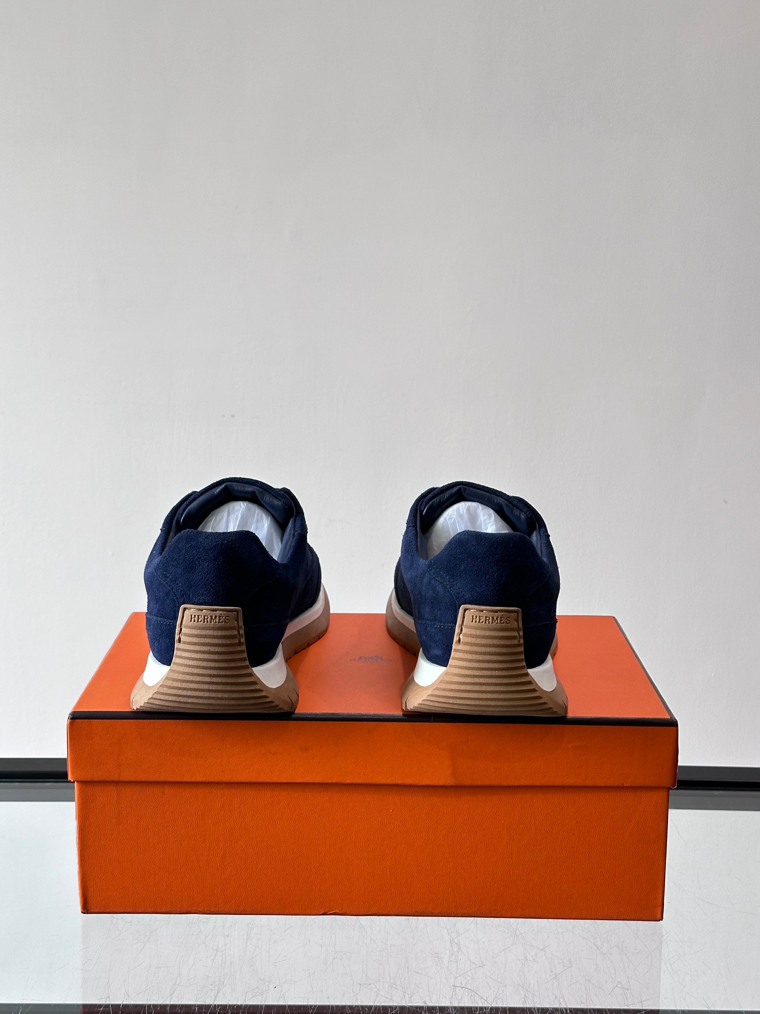 HM Libera Sneaker Dark Blue Suede Calfskin 890446