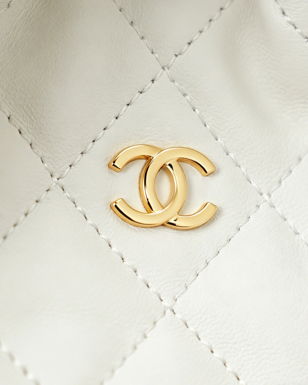 Chanel 2026 Lucky Bag 22cm White Sheepskin