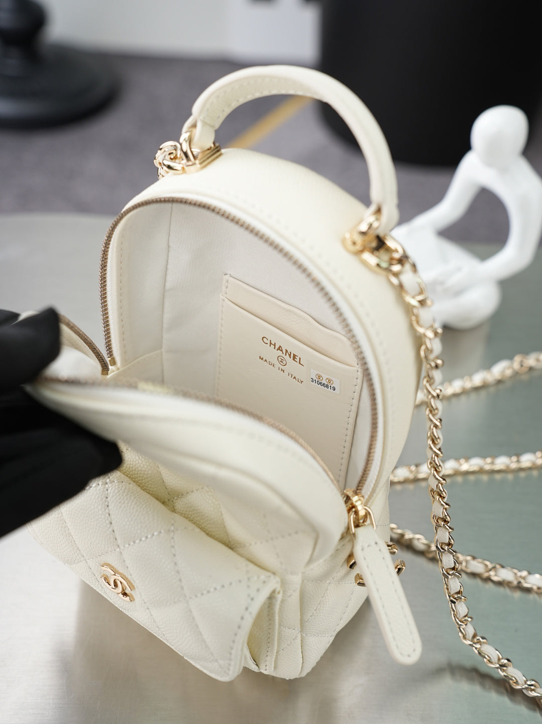CC 𝑨𝑷𝟑𝟕𝟓𝟑 Mini Backpack White Caviar