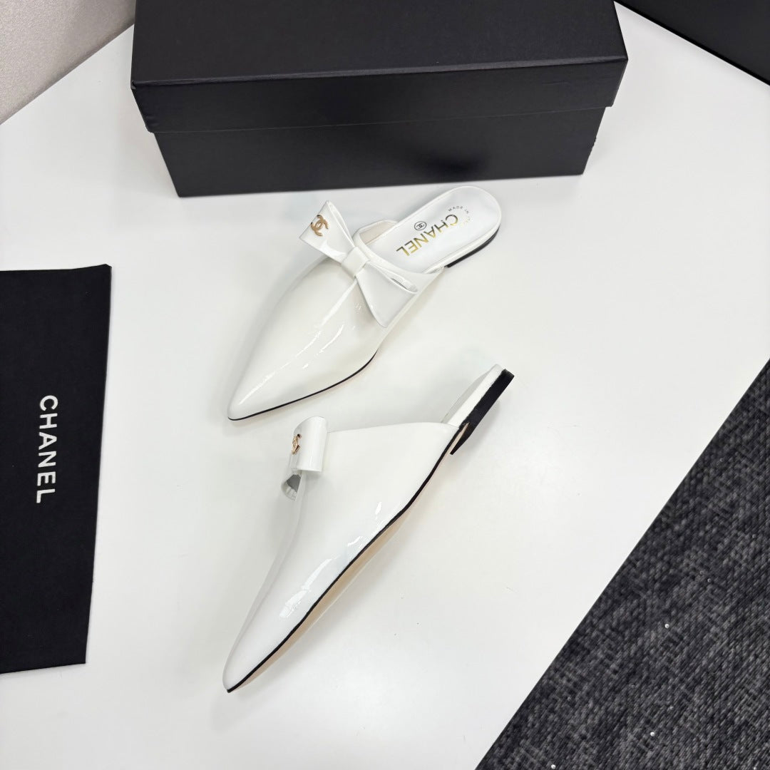 CC 25 Point-Toe Flat Mule White Patent Calfskin 352473