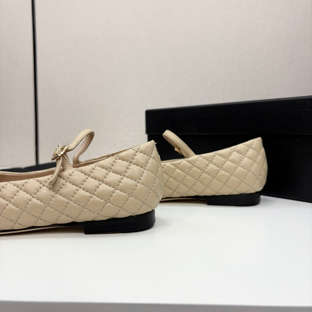 CC 25 Cap-Toe Quilted Mary Janes Beige Sheepskin 352461