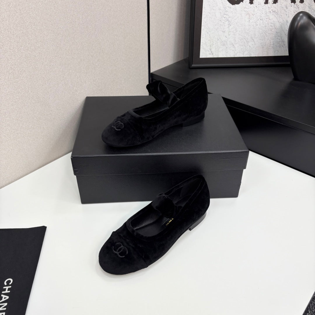 CC 25 Mary Janes In Black Velvet And Sheepskin 352463