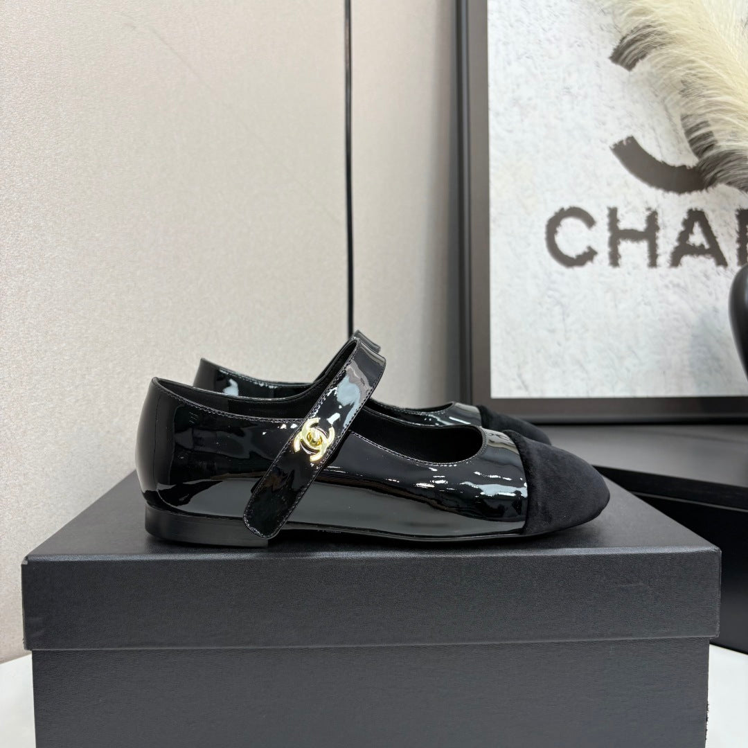 CC 25 Mary Janes In Black Patent Sheepskin And Velvet 352465