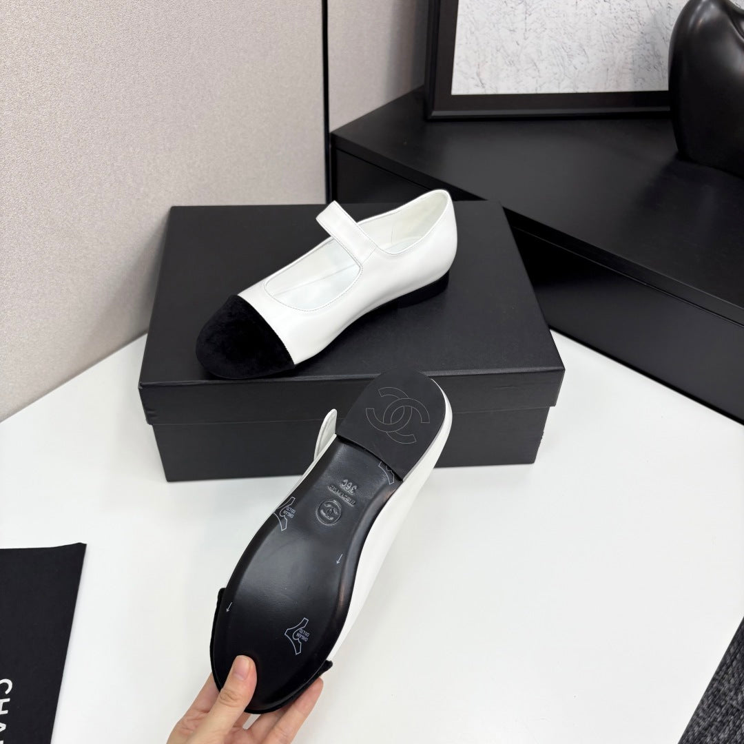 CC 25 Mary Janes In White Sheepskin And Black Grosgrain 352466