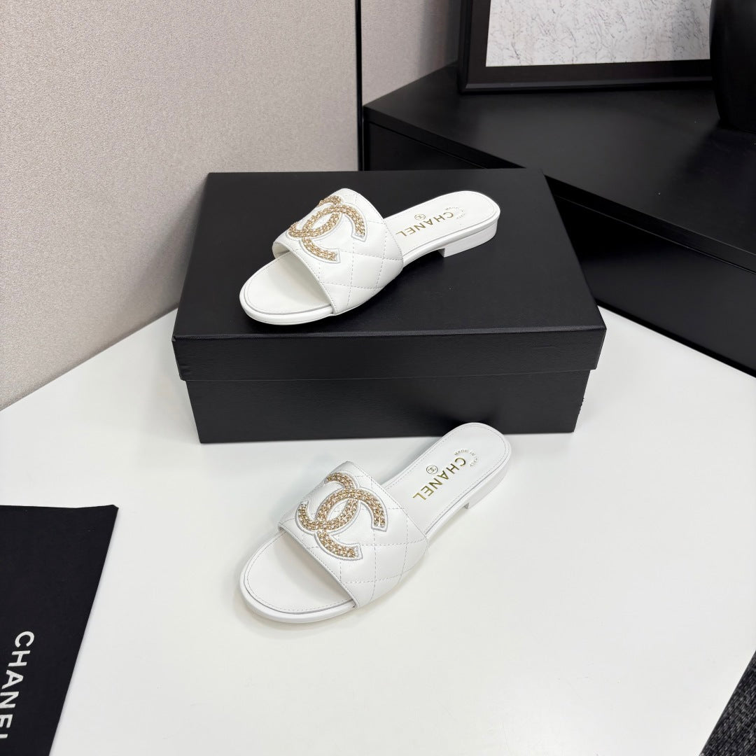 CC 25 Doubble Chain Embroidered Slippers White Quilted Sheepskin 352489