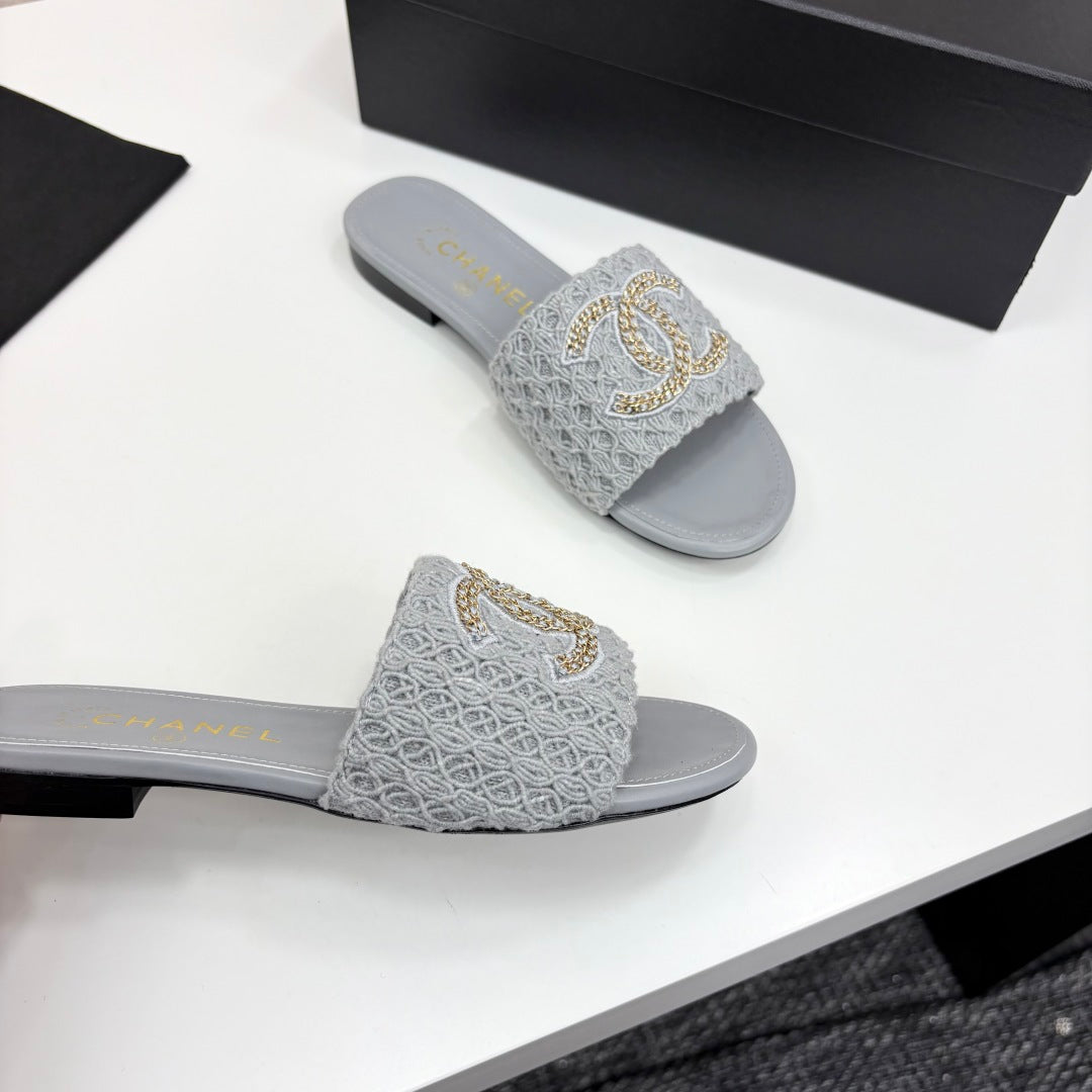 CC 25 Doubble Chain Embroidered Slippers Grey Fabric And Sheepskin 352494