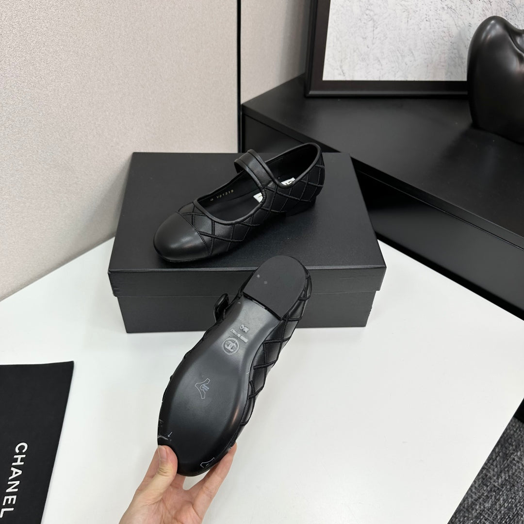 CC25 Mary Janes Black Cowhide 352503