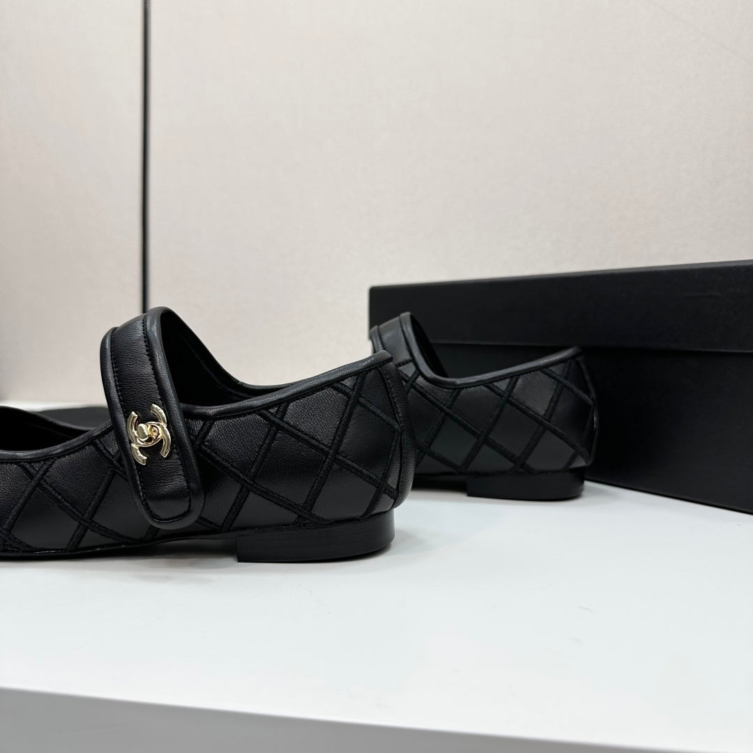 CC25 Mary Janes Black Cowhide 352503