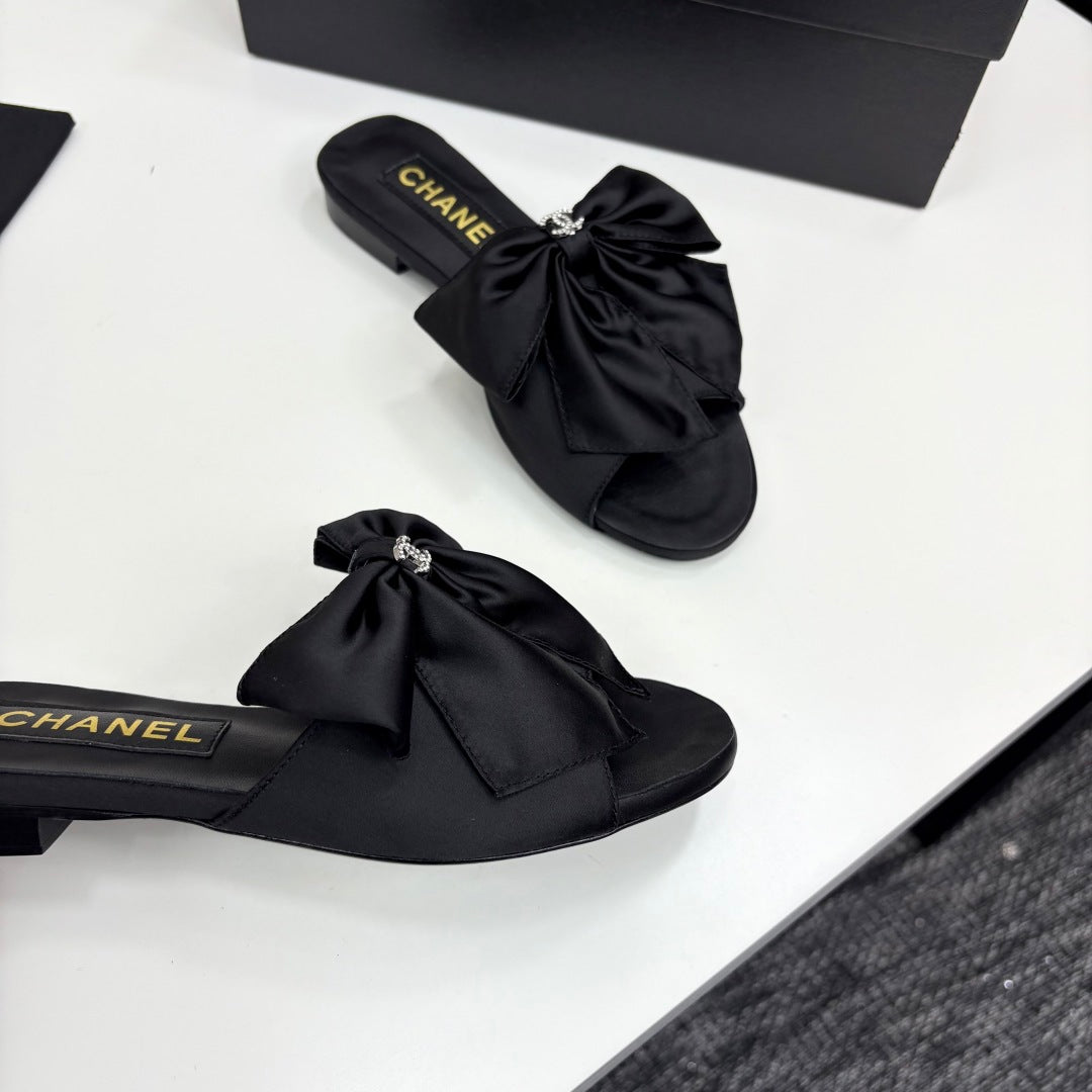 CC 25 Big Bow Mule Black Satin And Sheepskin 368866
