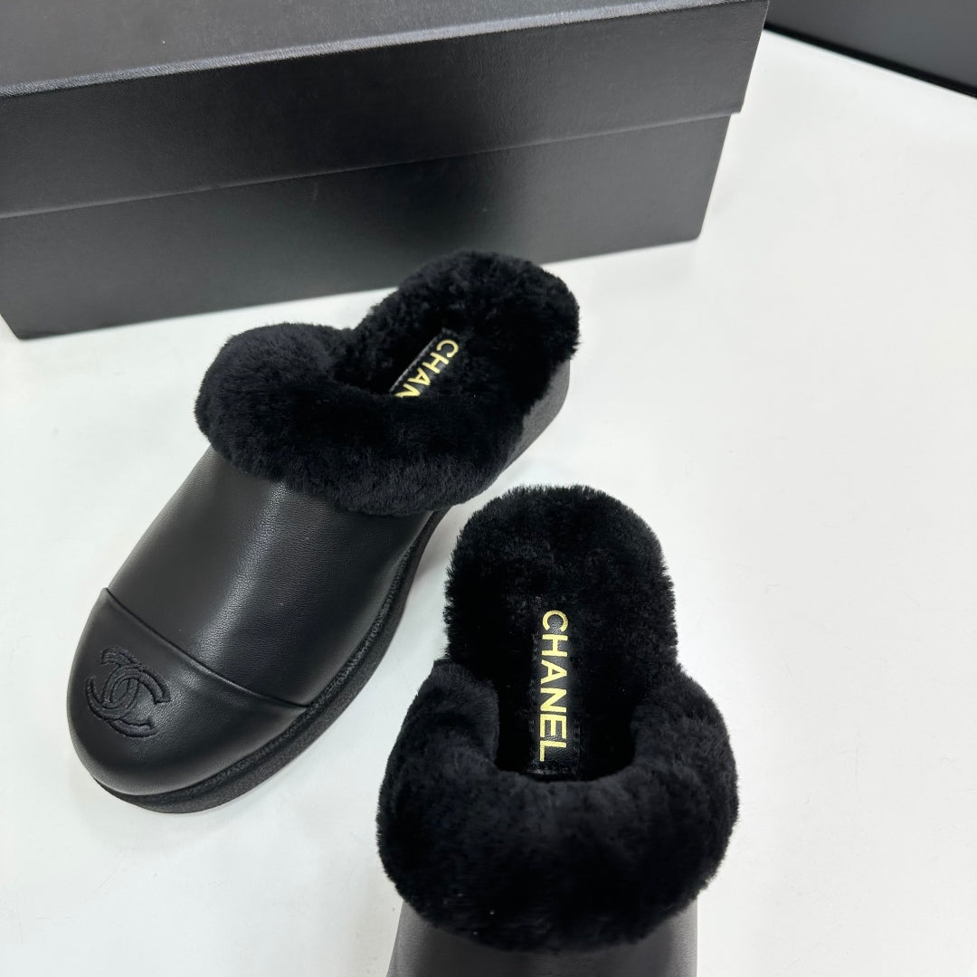 CC furry mule black cowhide and wool 532573