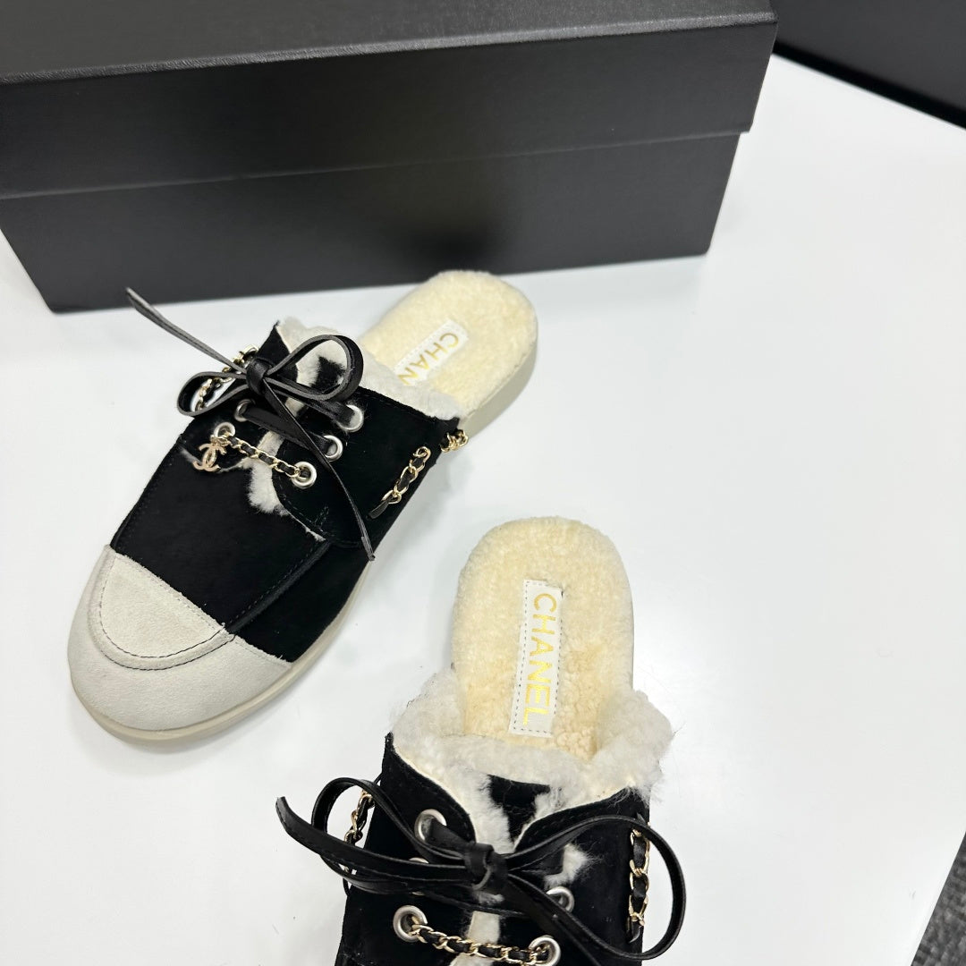 CC 26s Mules Flat Black Suede Leather Fur 109160