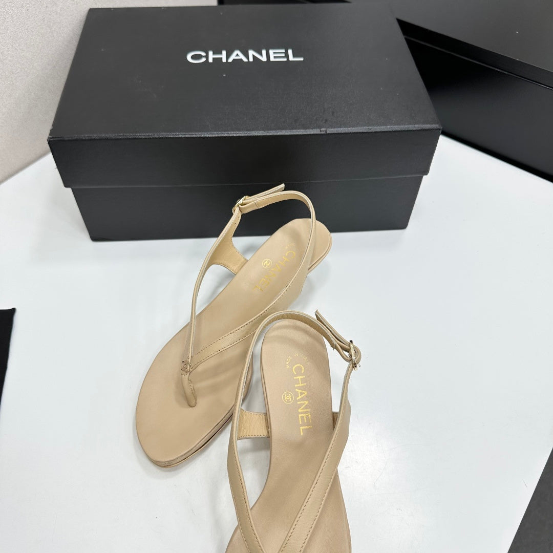 CC 26s Thong Sandals 5cm Beige Sheepskin 925992