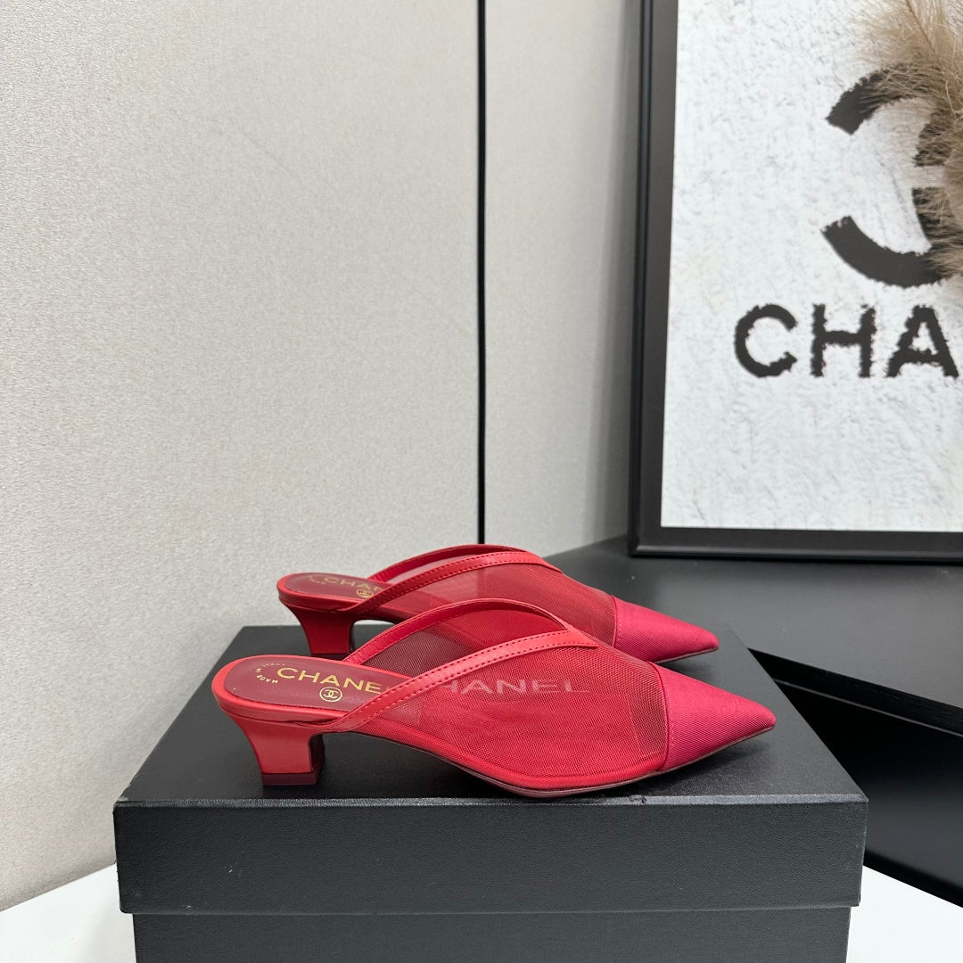 CC 26s Pointed-Toe Kitten Heel Mules Red Mesh 926393
