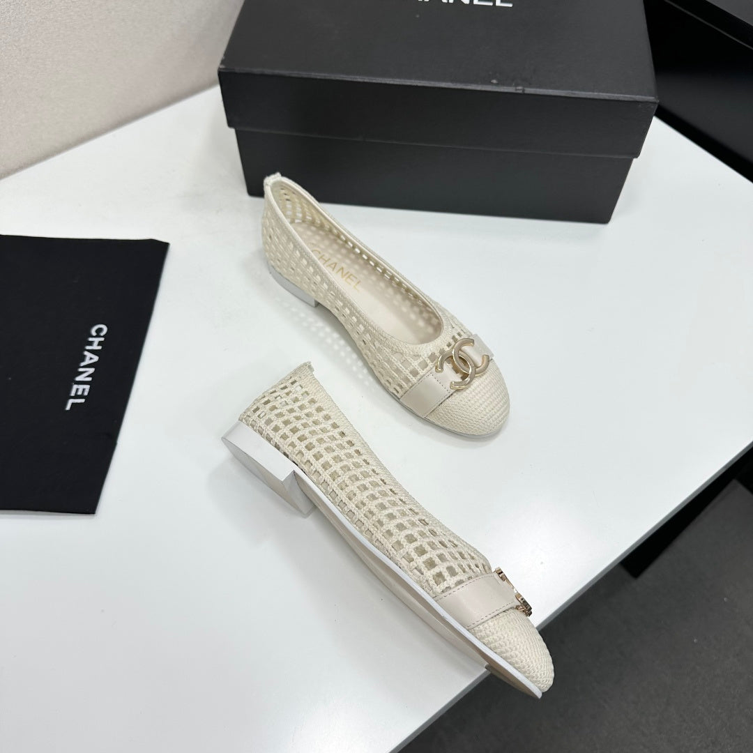 CC 26s Ballet Flat White Woven Raffia Mesh 925933