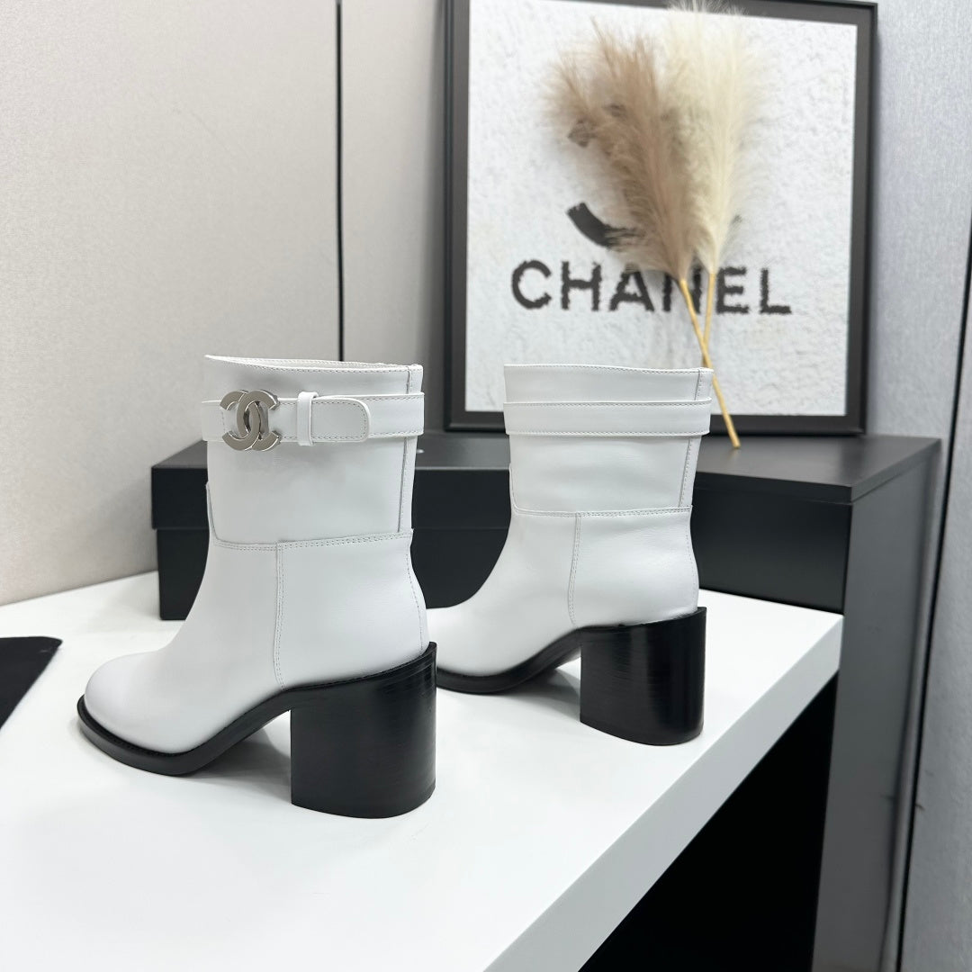 CC FW 2026 Ankle Boot White Cowhide 925670