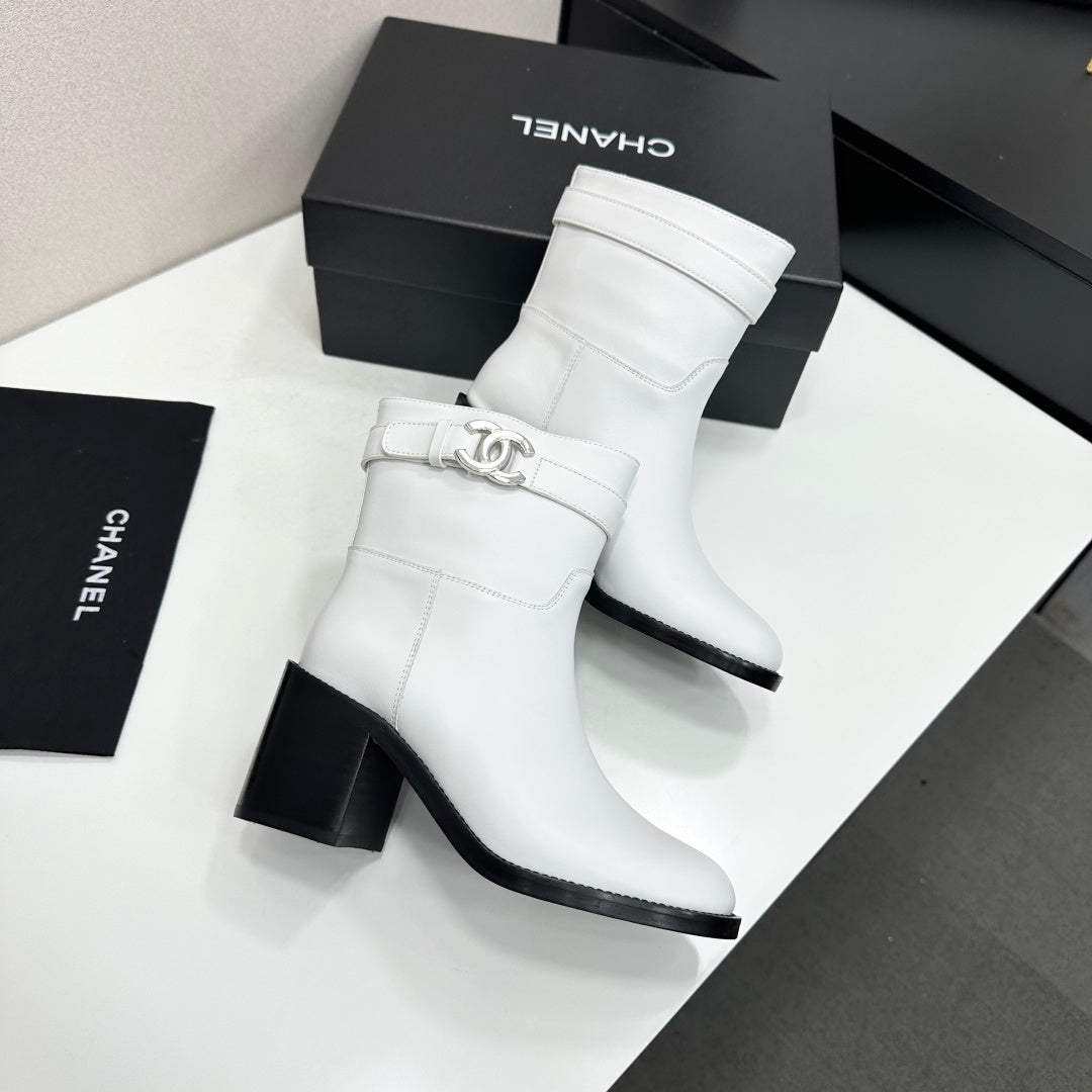 CC FW 2026 Ankle Boot White Cowhide 925670