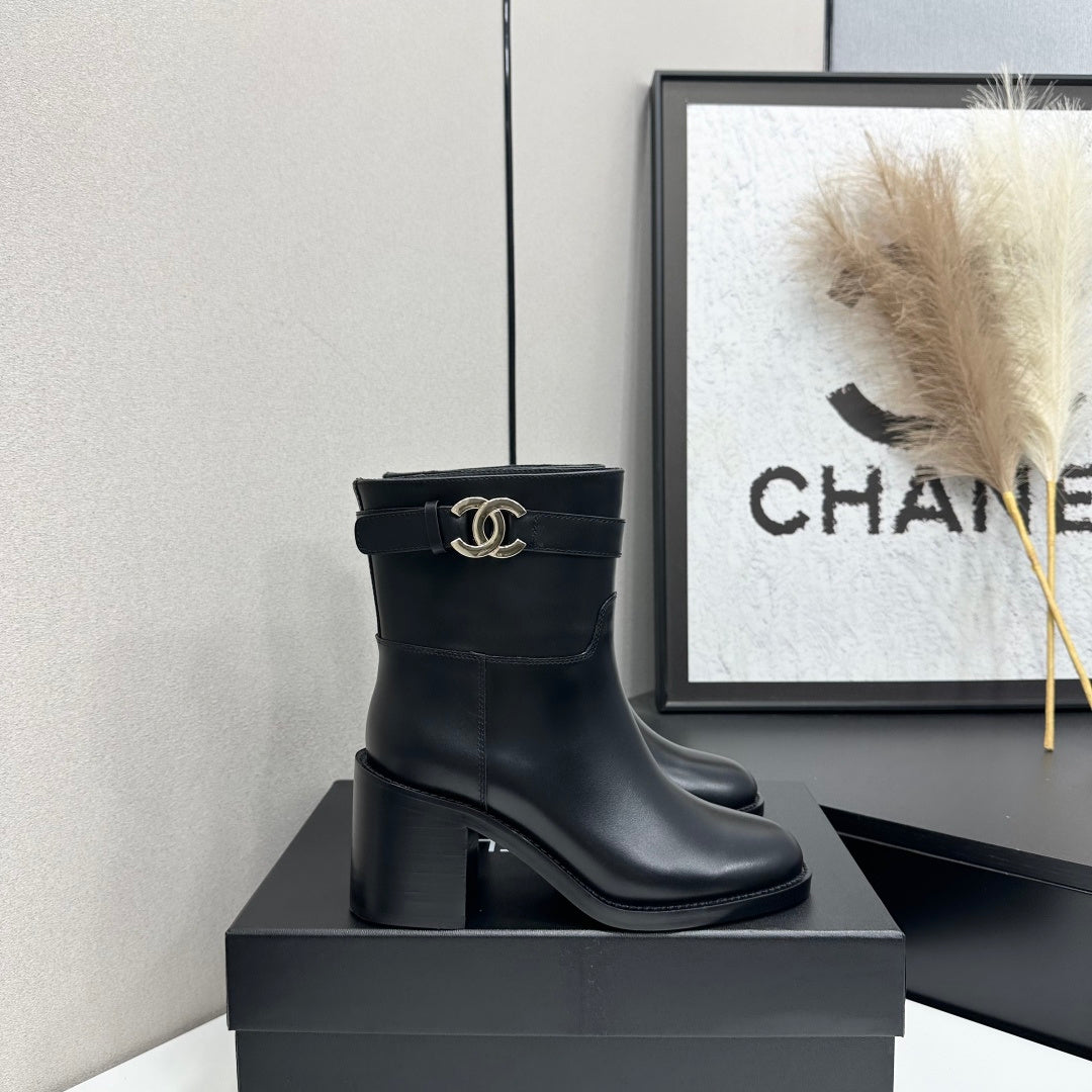 CC FW 2026 Ankle Boot Black Cowhide 925672
