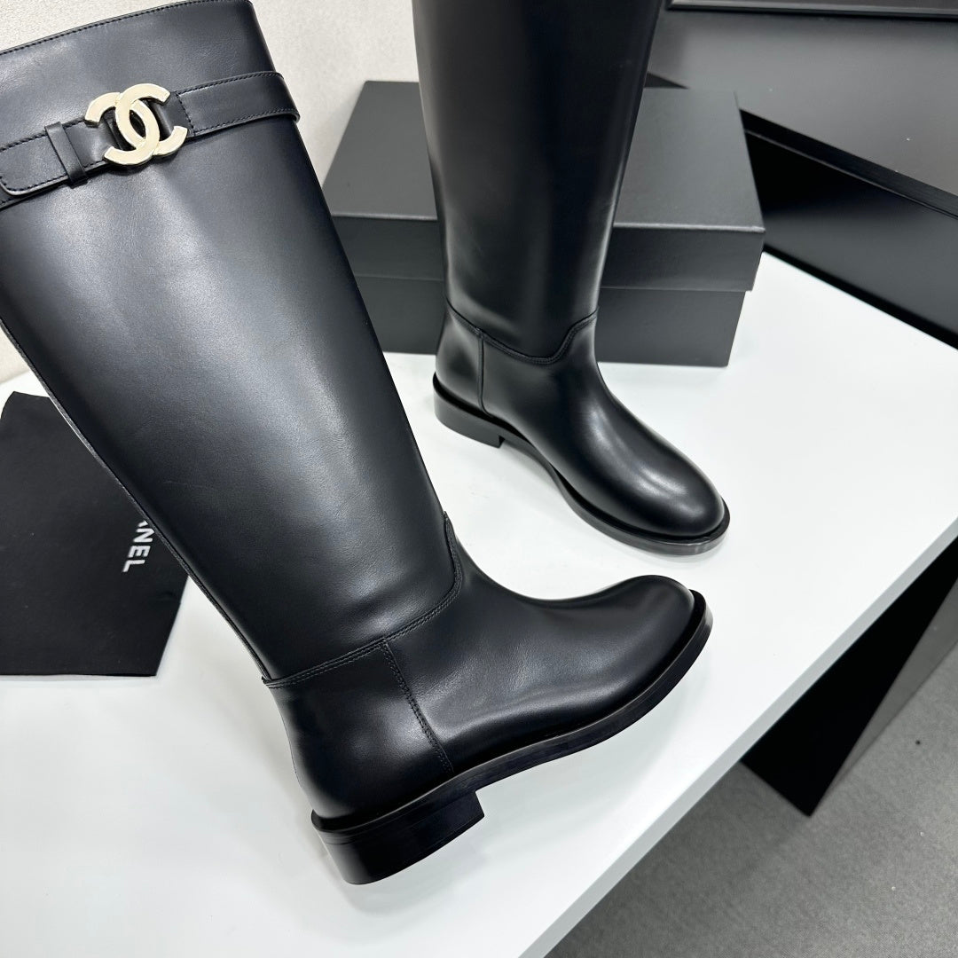 CC FW 2026 Long Flat Boot Black Cowhide 925678