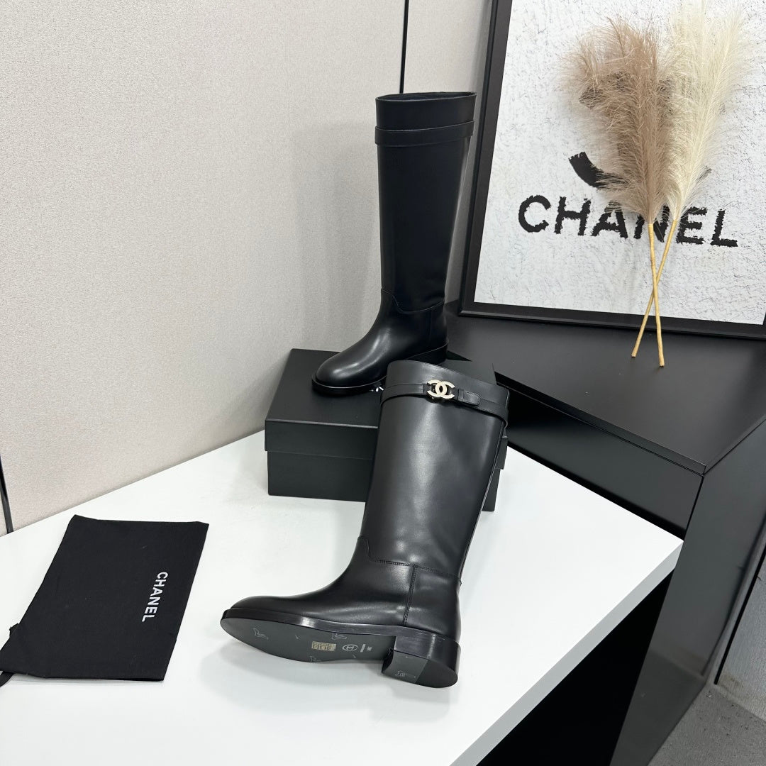 CC FW 2026 Long Flat Boot Black Cowhide 925678