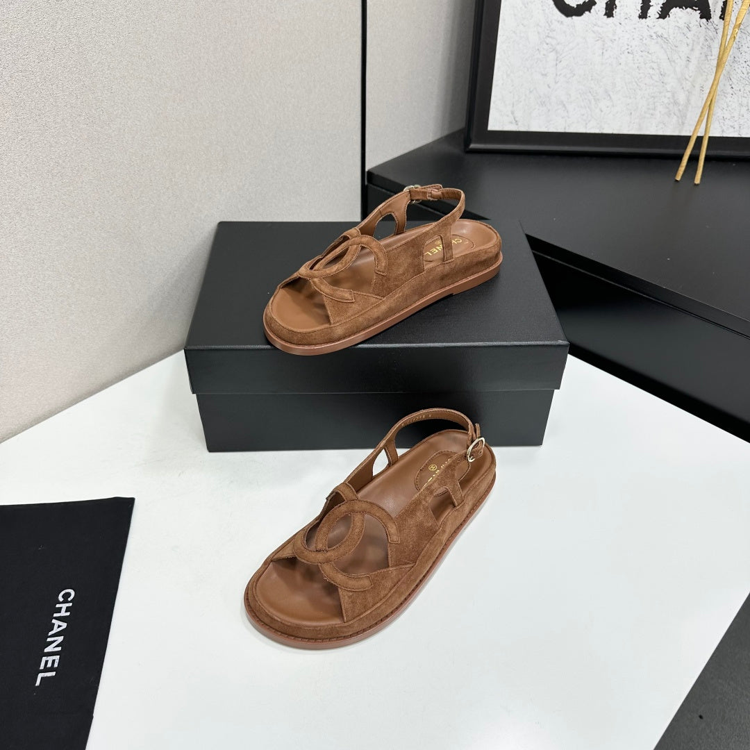 CC 26s Casual Sandals Caramel Suede 944625