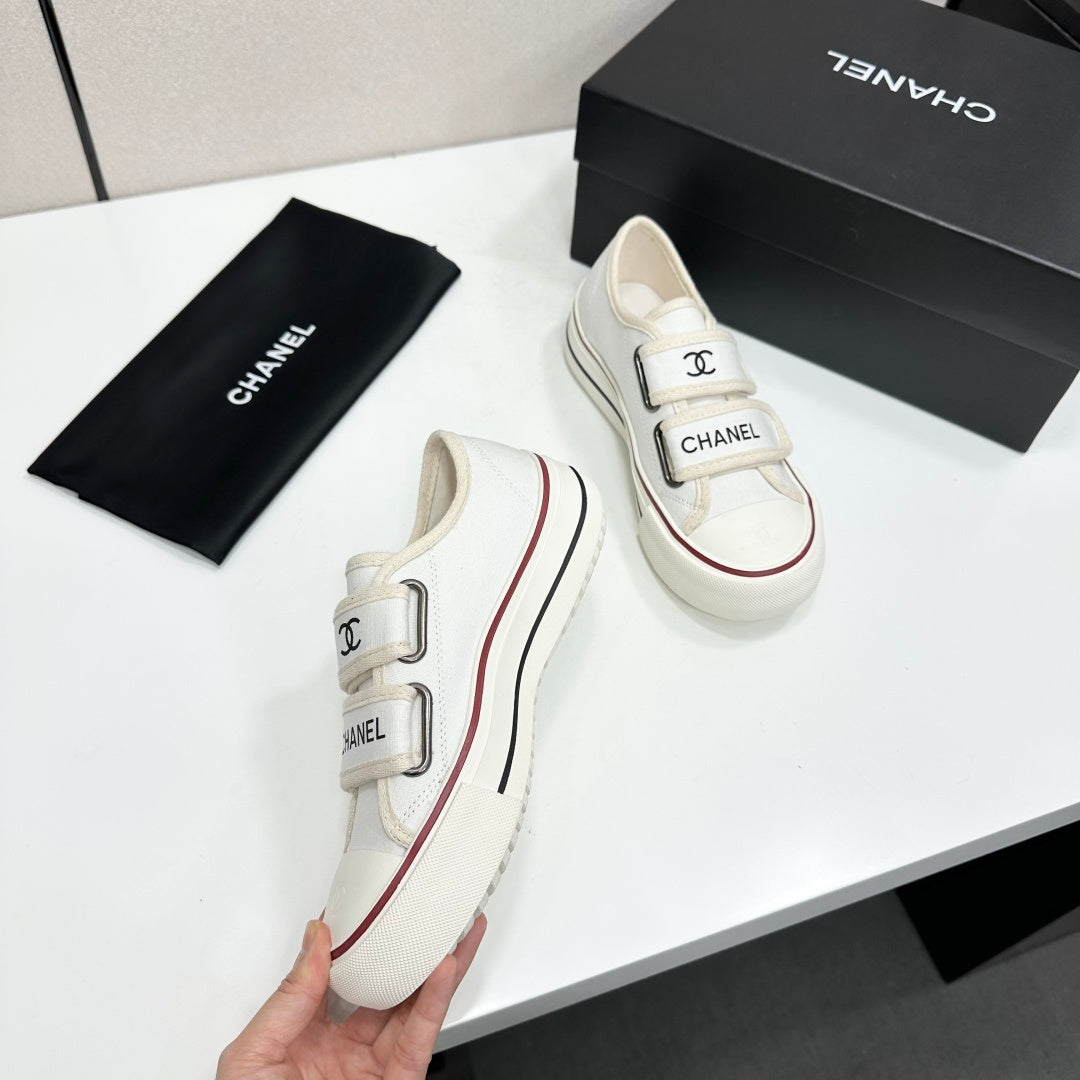 CC 26s Velcro Low Top Sneakers White Black Canvas 145659