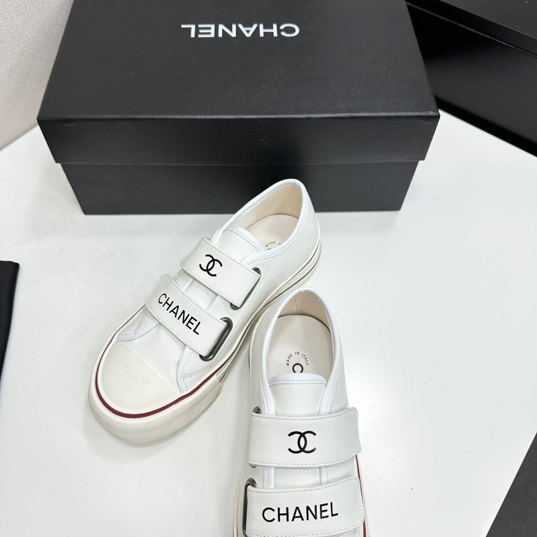 CC 26s Velcro Low Top Sneakers White Black Leather 145656