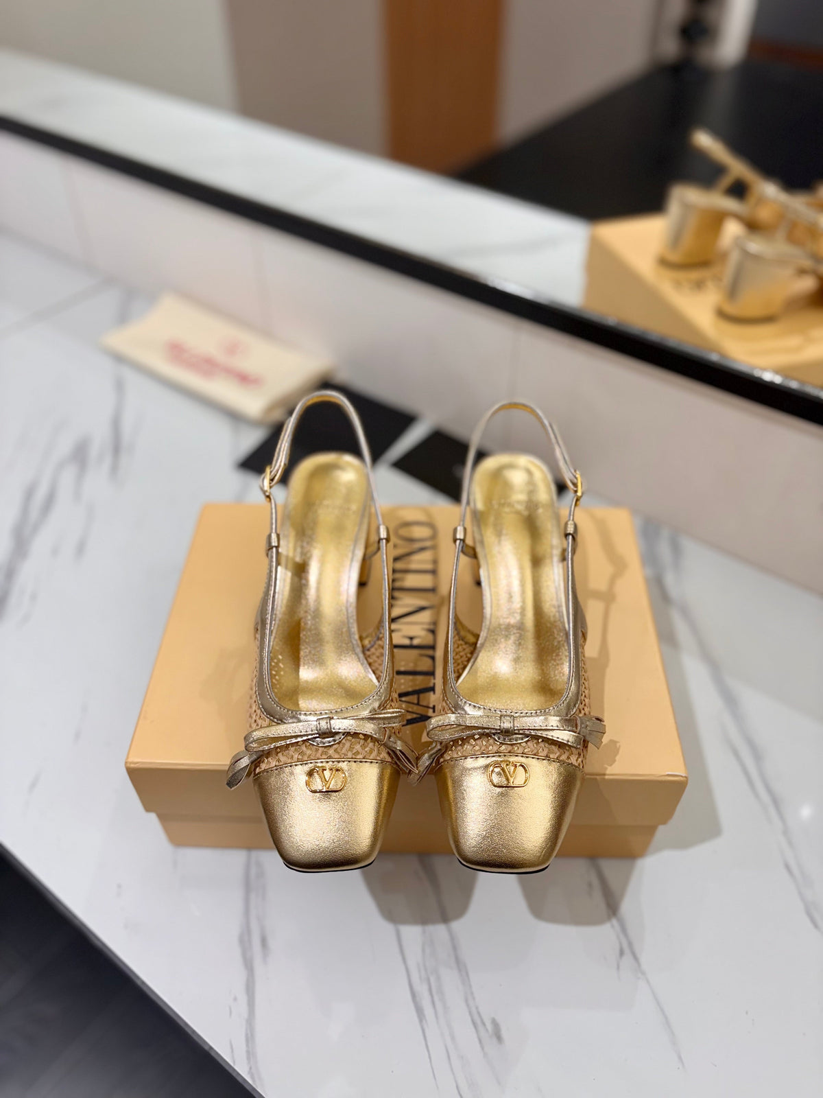 VT 26s Valet Du Roi Slingback 6cm Gold Raffia Leather 985449