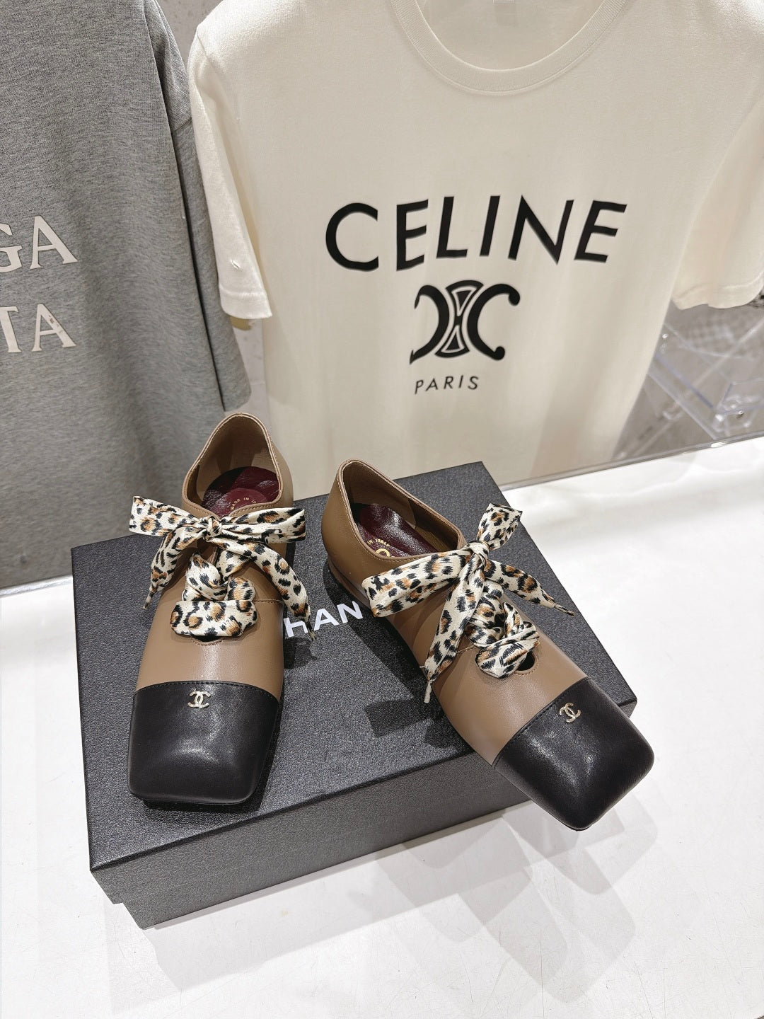 CC 26s Square-Toe Lace-Up Shoes with Leopard Print Scarf Black Beige Leather 946032