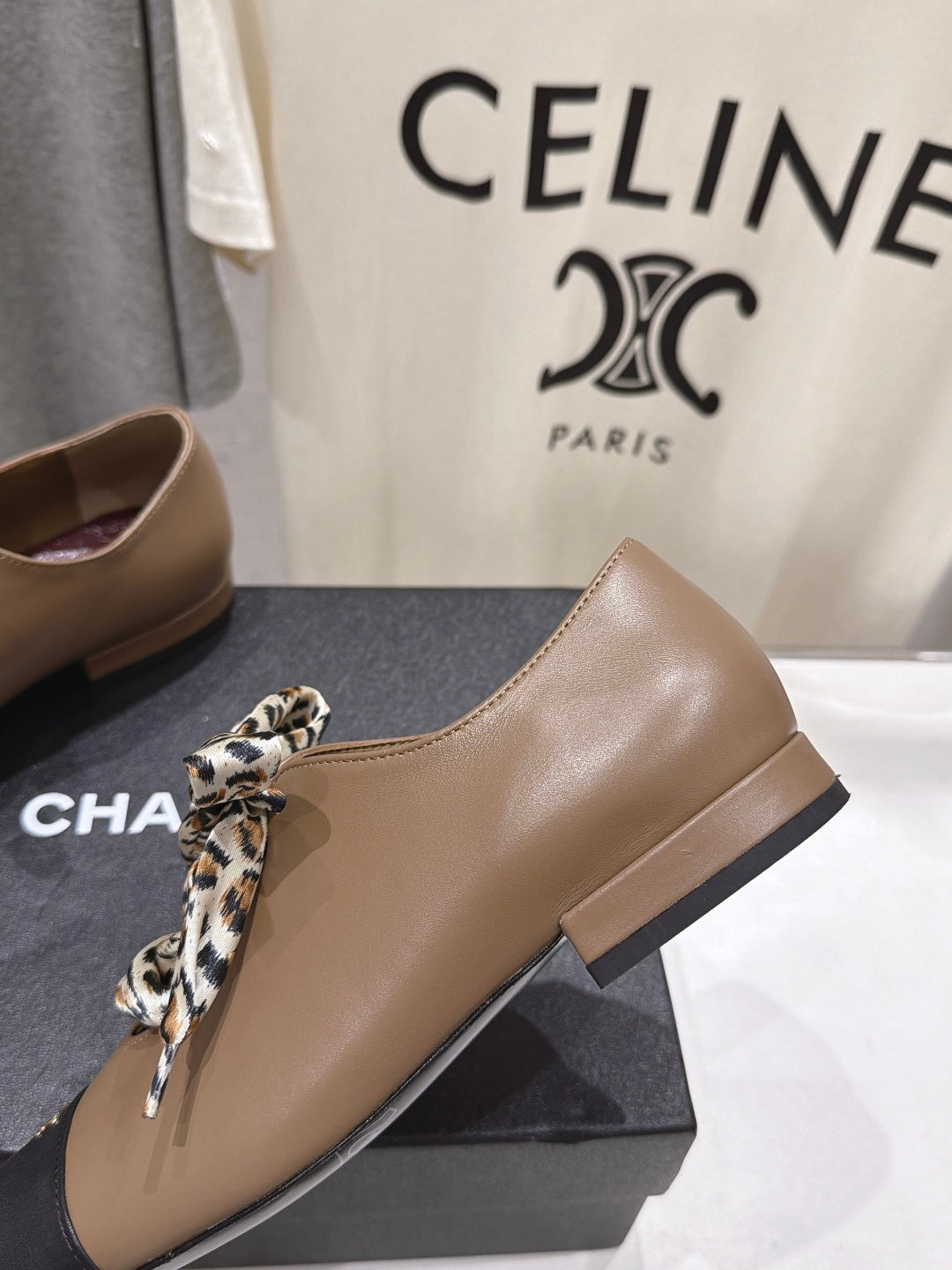 CC 26s Square-Toe Lace-Up Shoes with Leopard Print Scarf Black Beige Leather 946032