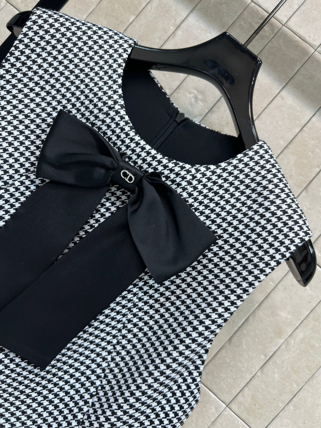 CD 26s Straight-Cut Short Dress Black White Polyester Fiber