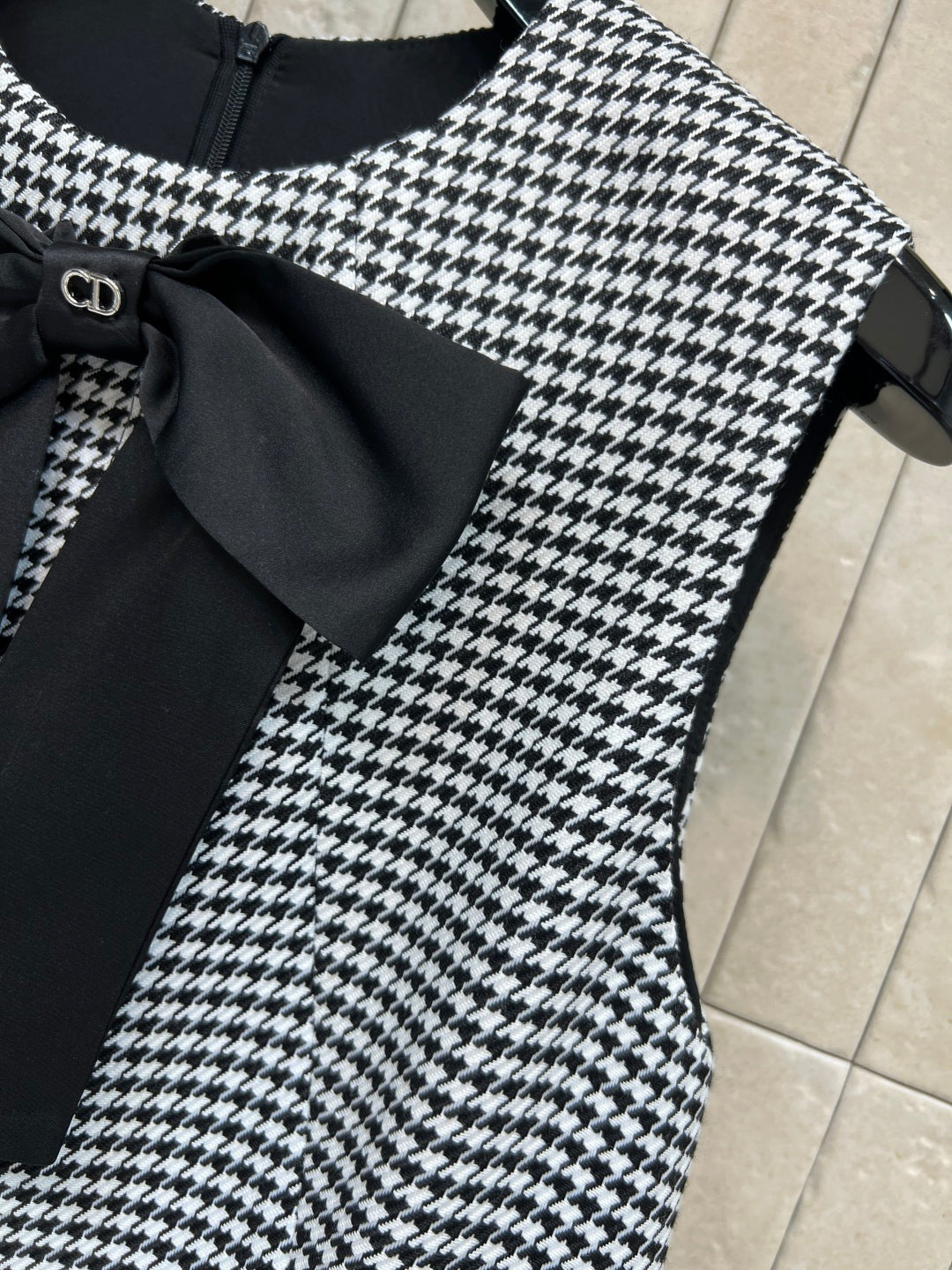CD 26s Straight-Cut Short Dress Black White Polyester Fiber