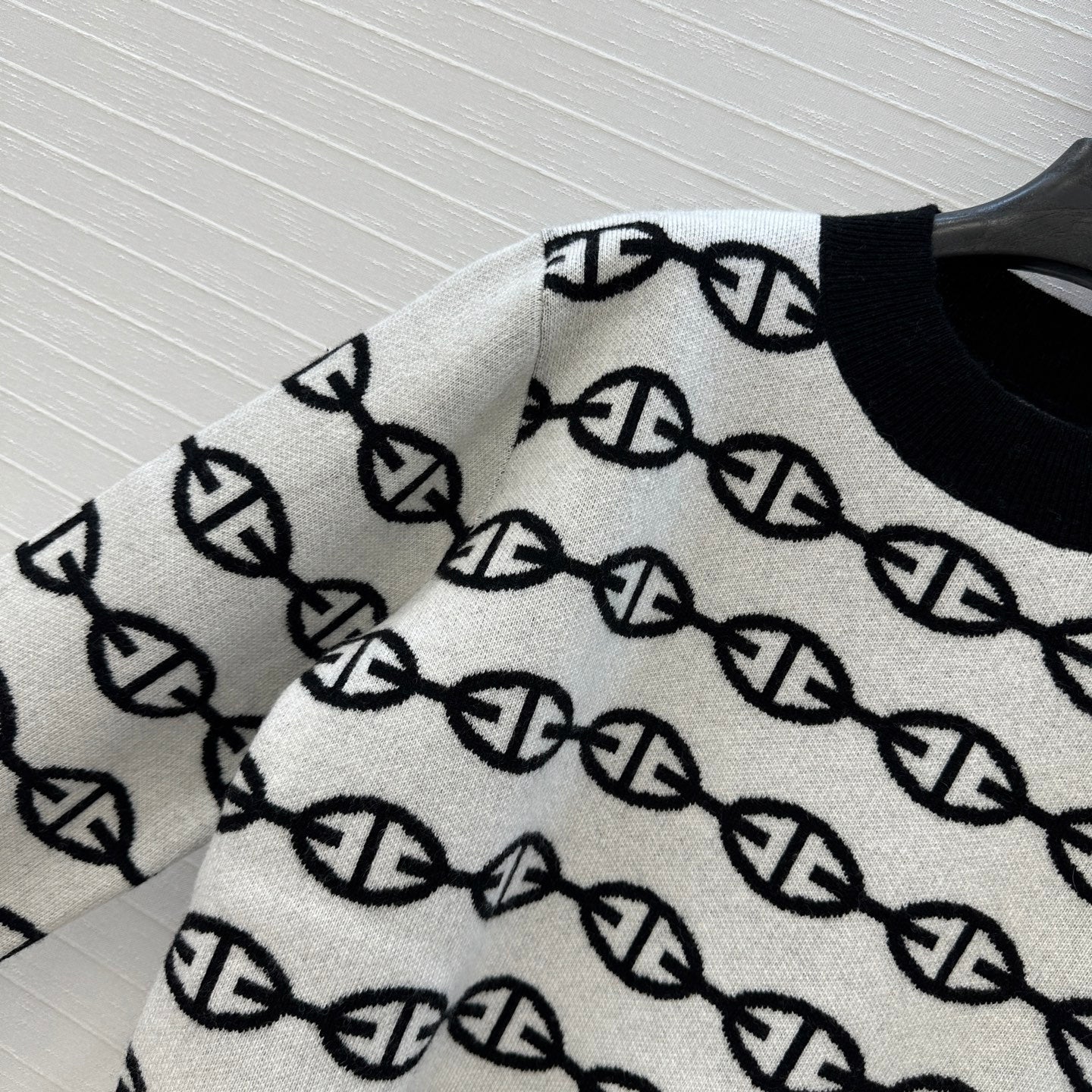 HM 25 Sweater White Mix Black Cashmere 02655