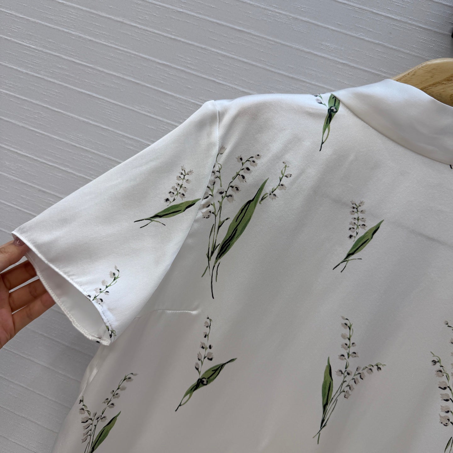 CD Blouse with Tied Collar White Colorful Silk 360957