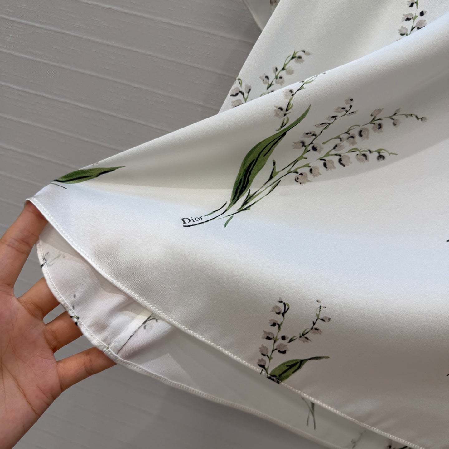 CD Blouse with Tied Collar White Colorful Silk 360957