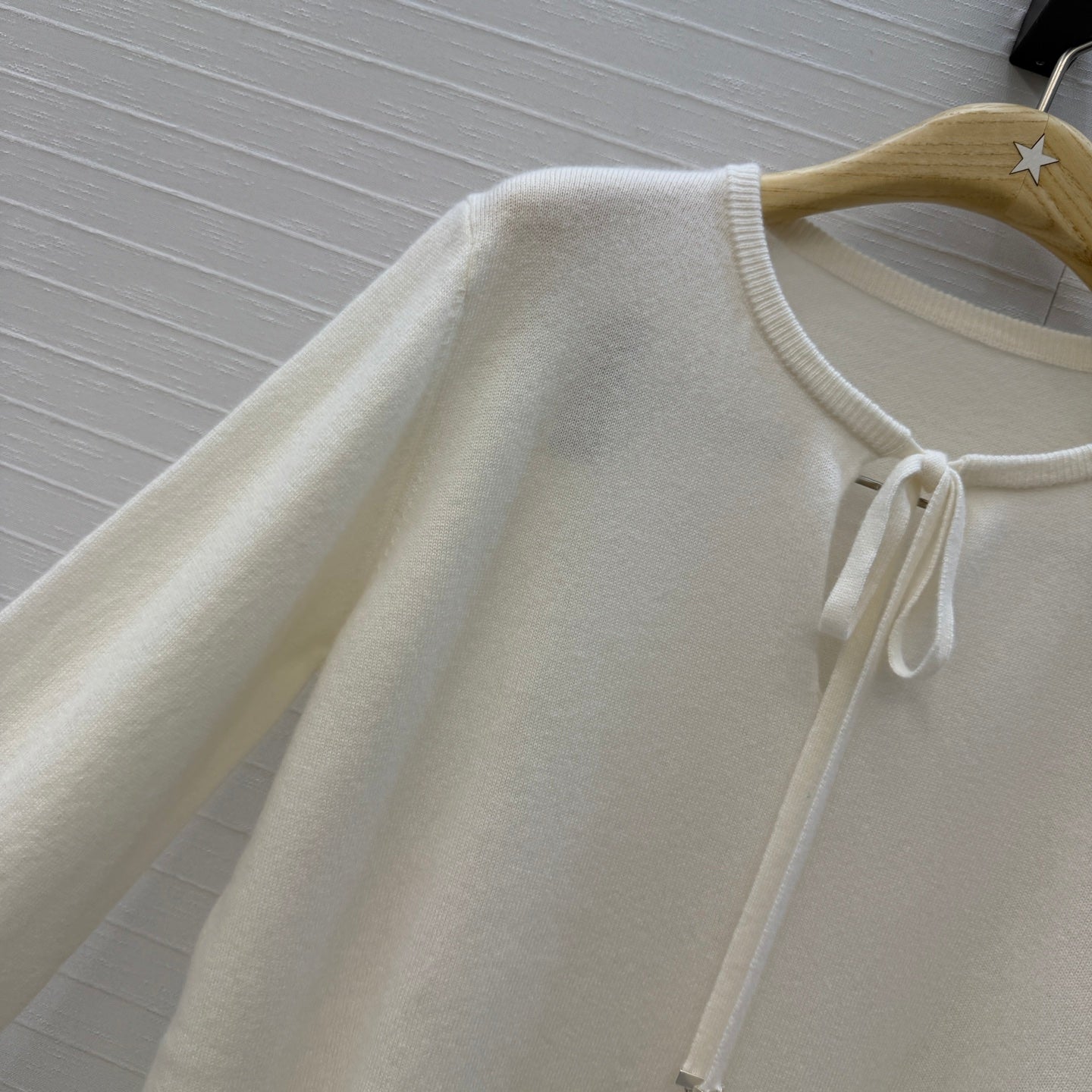 CD Tie-neck Sweater Cream Cashmere 402874