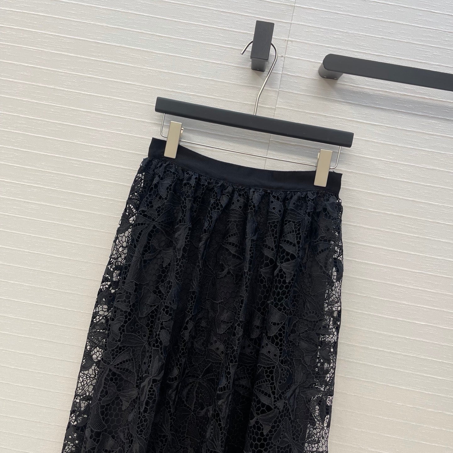 CD Floral Embroidery Midi Skirt Black Cotton 405424