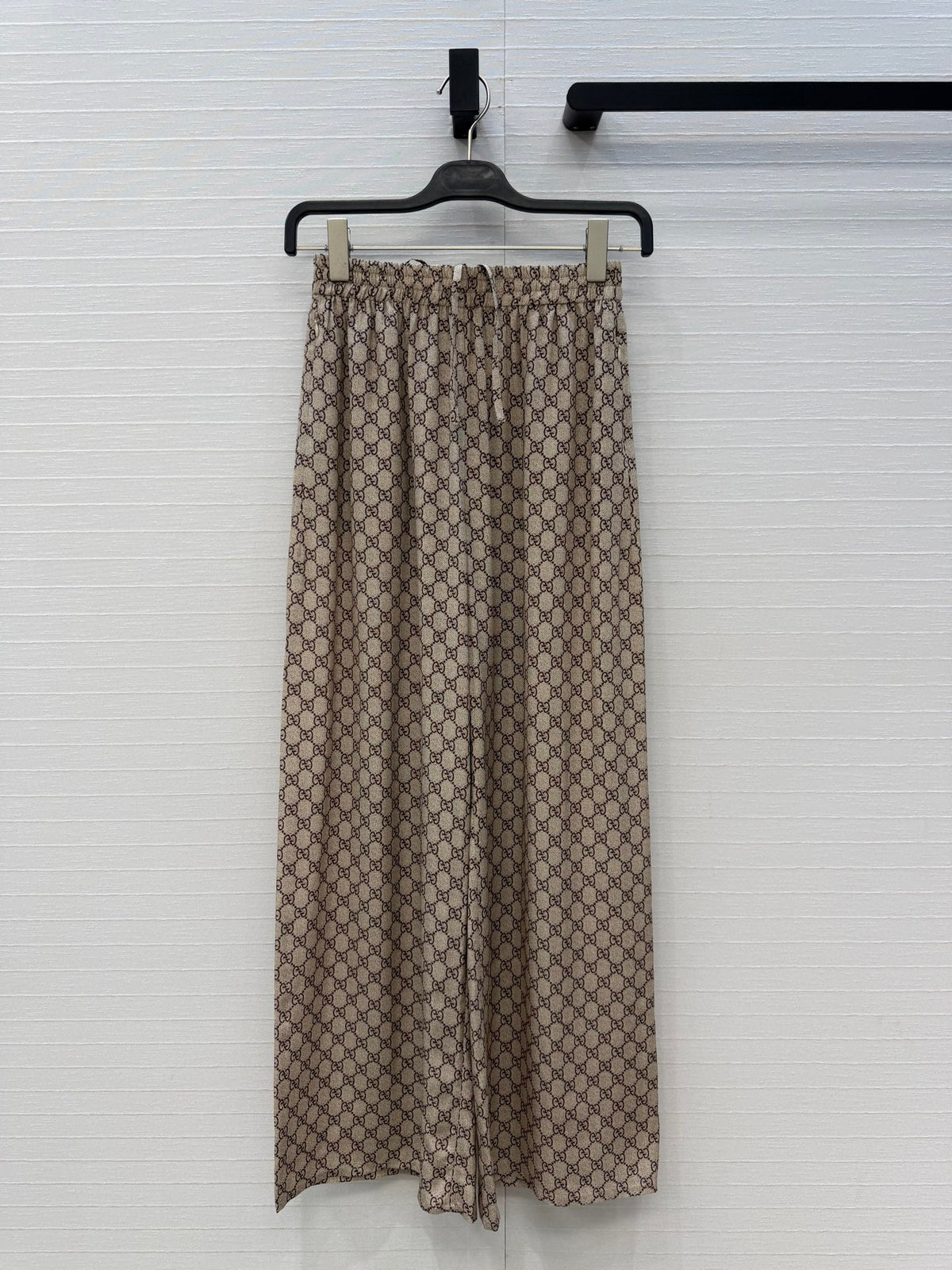 GG 26s Leisure Pants Beige Ebony Printed Silk 428587